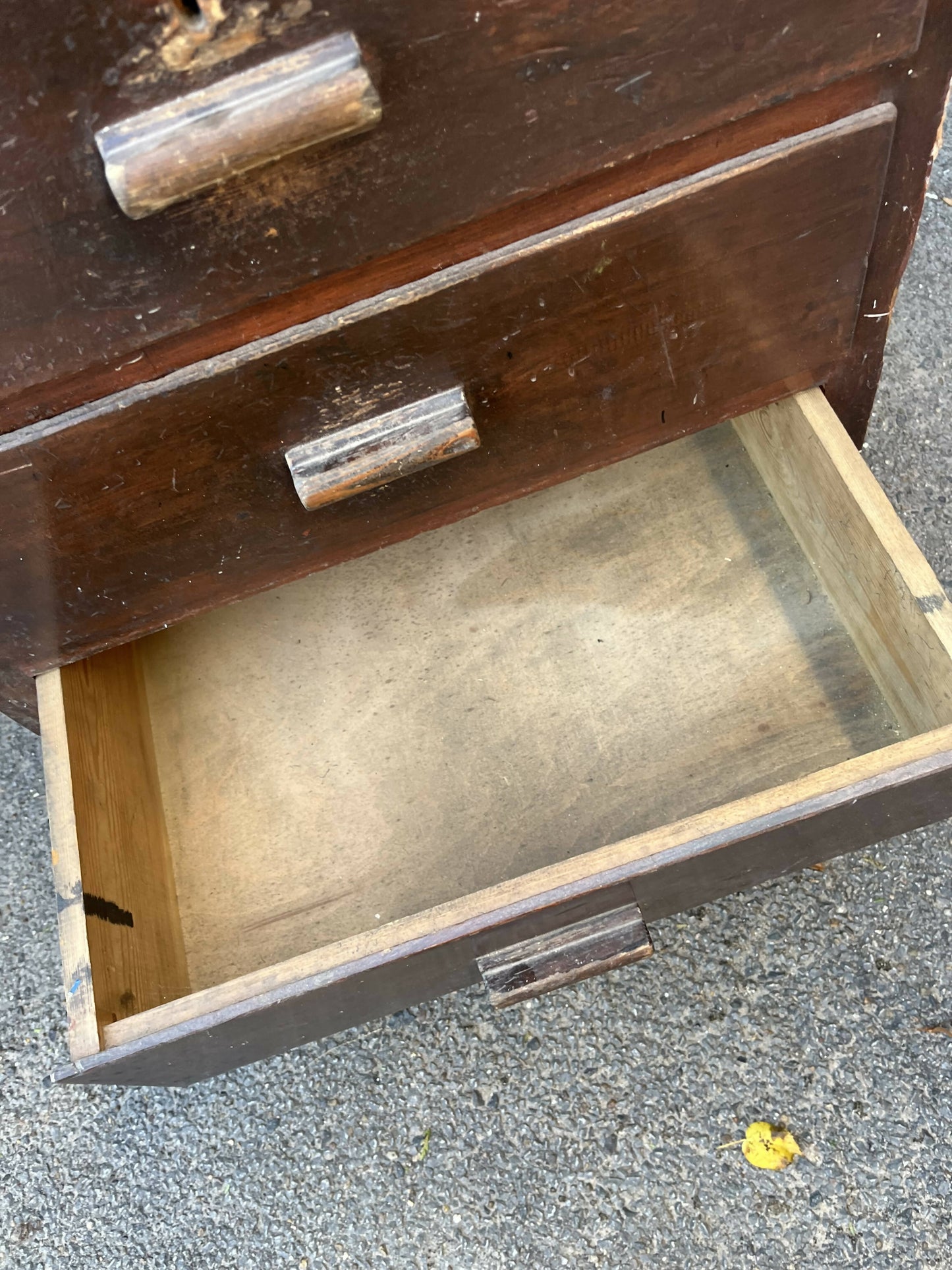 Old desk for upcycling