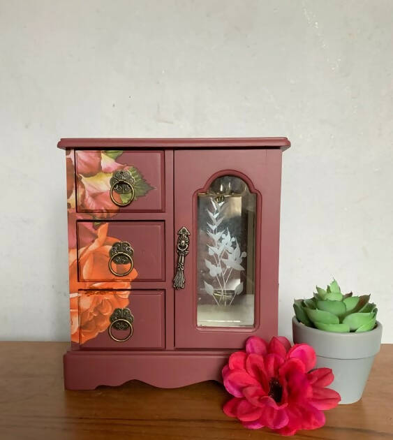Floral pink jewellery box, jewellery wardrobe