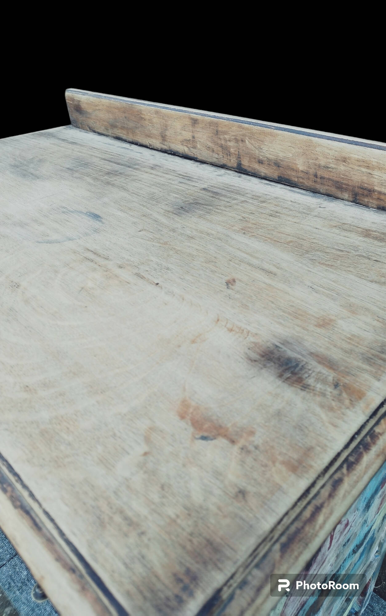 Chippy painted chest of drawers