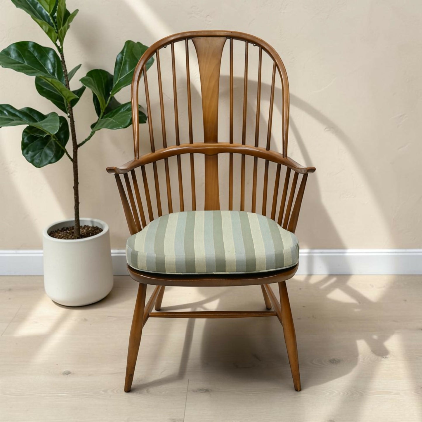 Ercol Chairmakers Chair Windsor Bow Back Golden Dawn Model 472 FREE UK Delivery