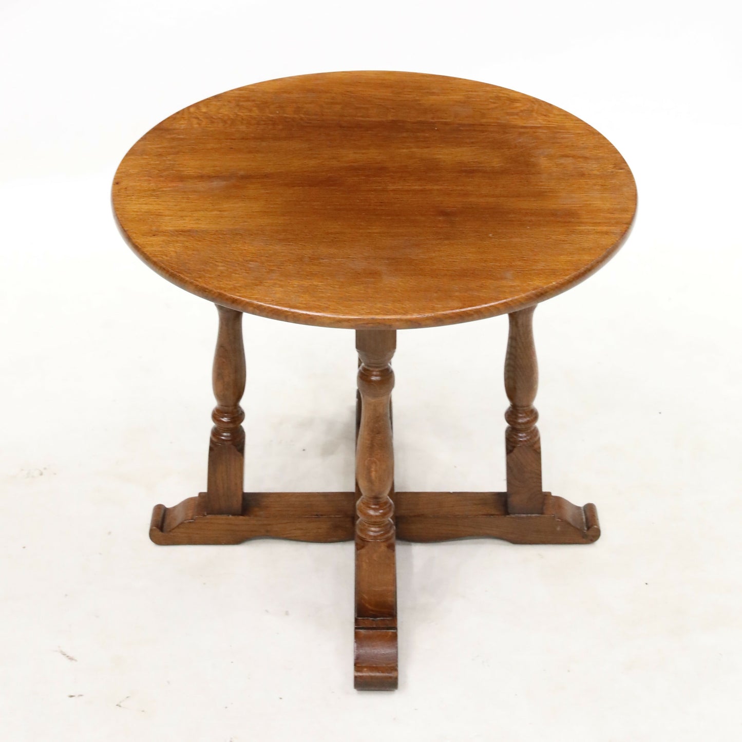 Old Charm Style Round Side Coffee Table Utility Furniture Stamp FREE Delivery. SBR8999/1504D