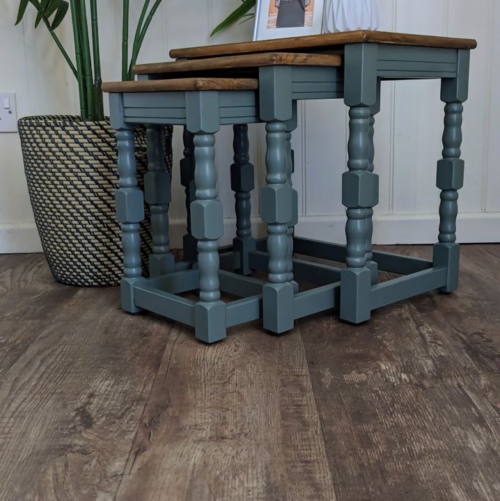 Set of three nest of tables R21101 3