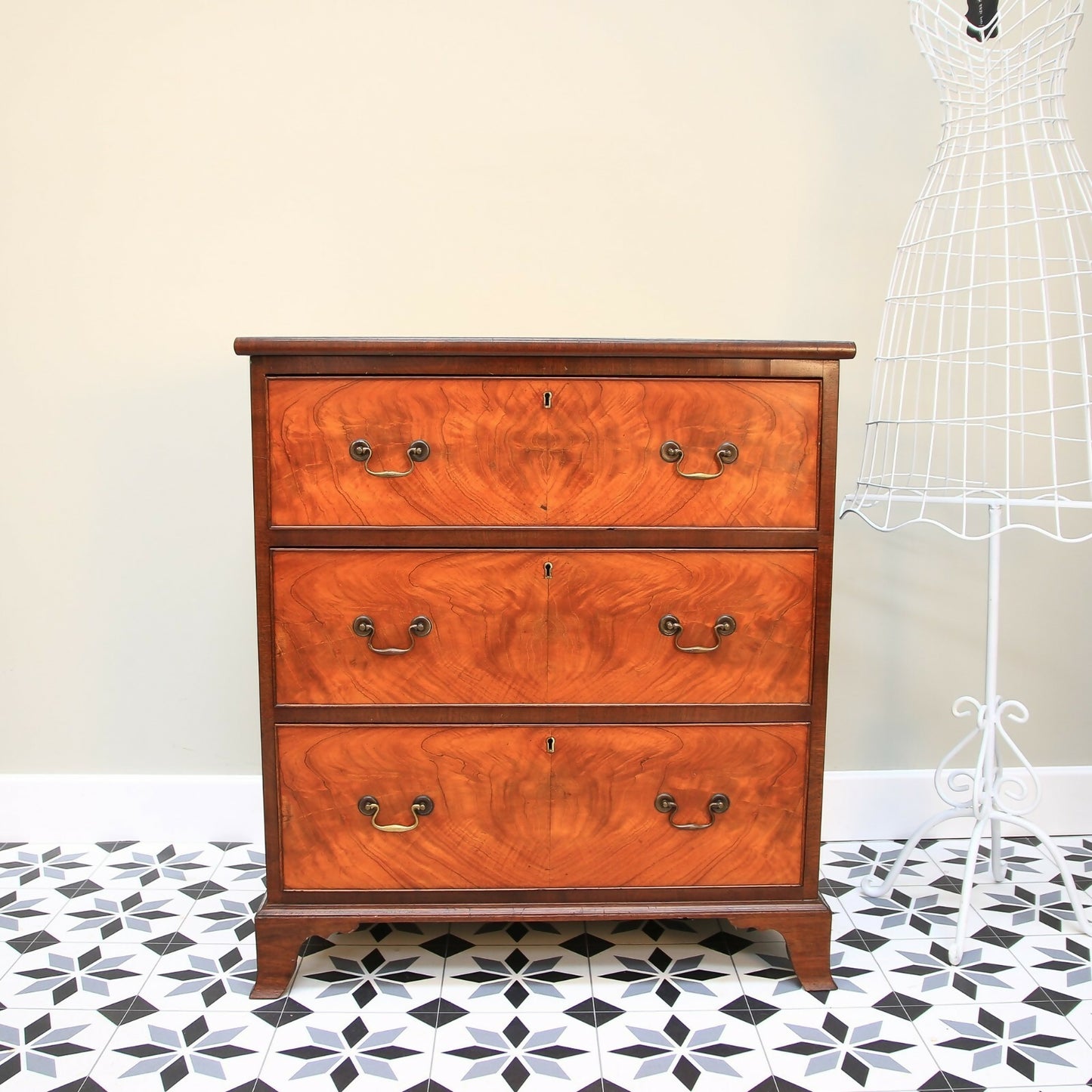 Antique Chest of Drawers Georgian Style Mahogany with Three Graduated Drawers