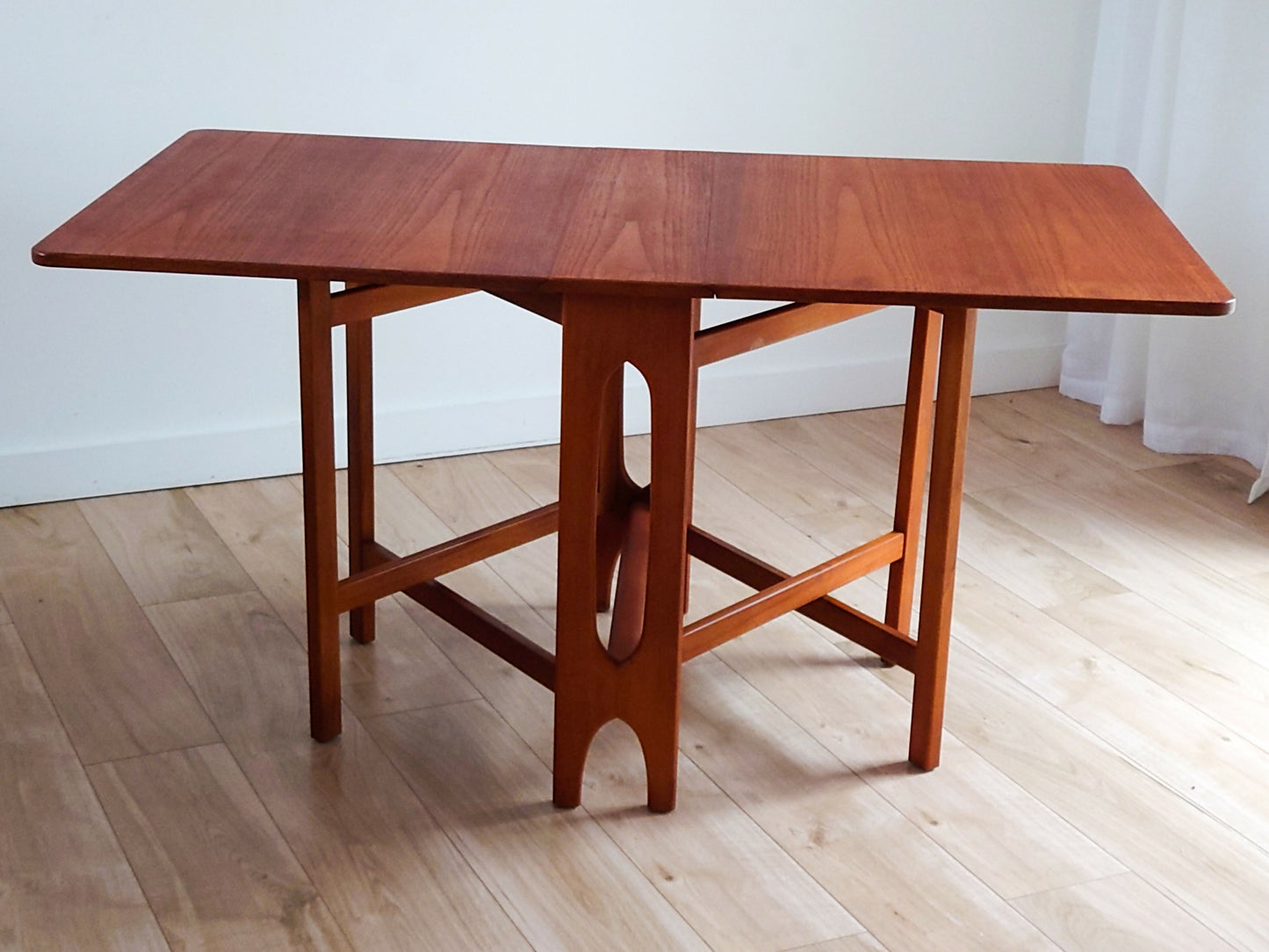 Mid century retro drop leaf dining table by Jentique