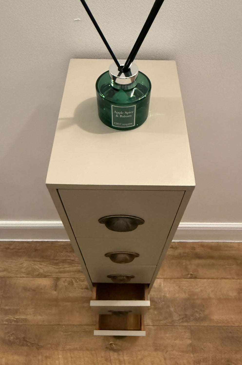 Set of 5 drawers tall and narrow