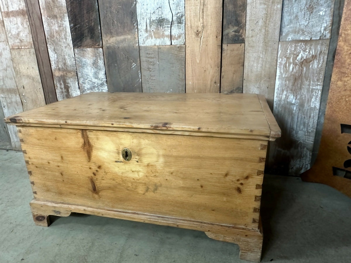 Vintage Victorian Pine Trunk Coffer Linen Box, c 1880