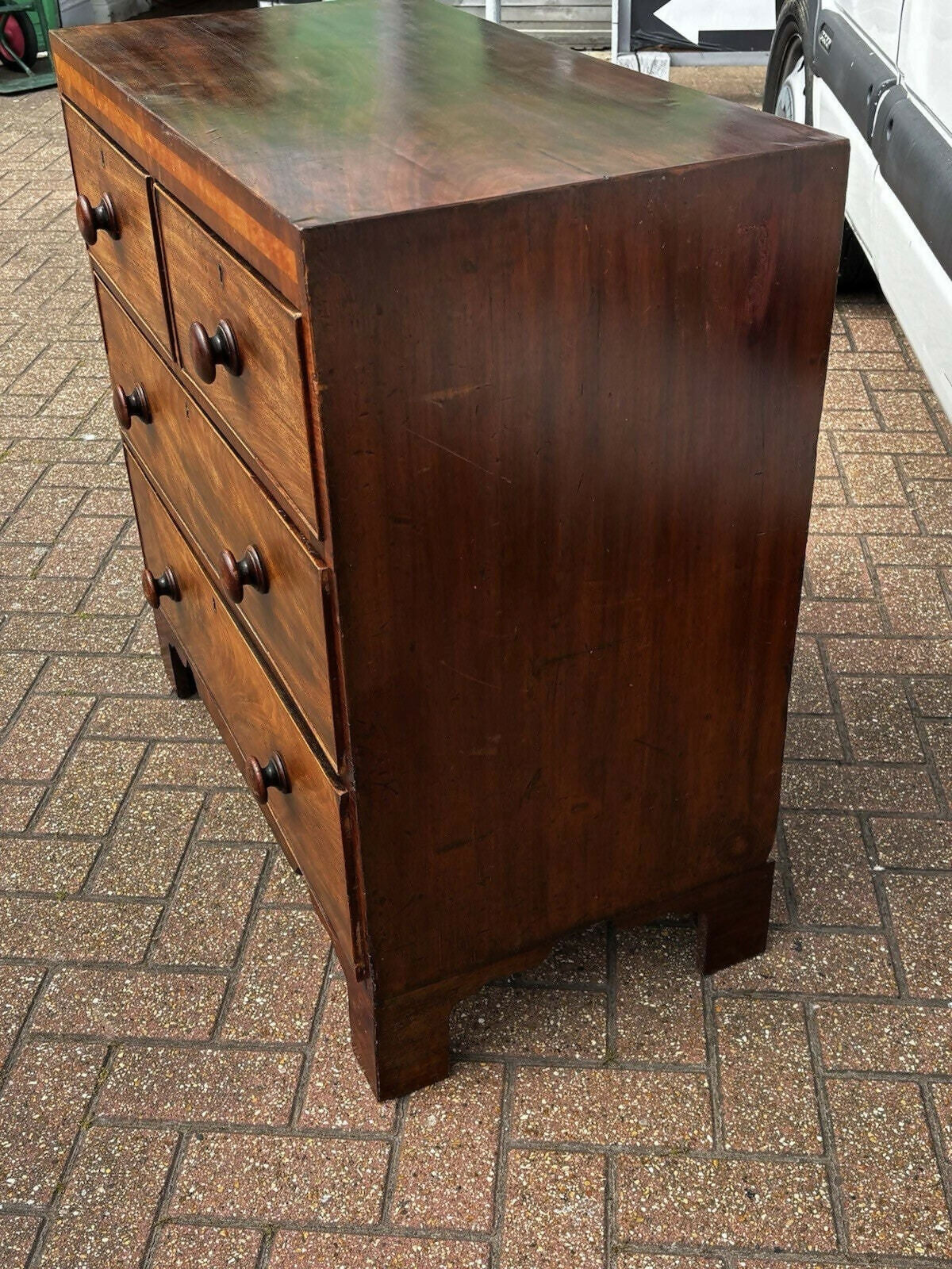Georgian Mahogany Chest Of Drawers. Nice Small Proportions