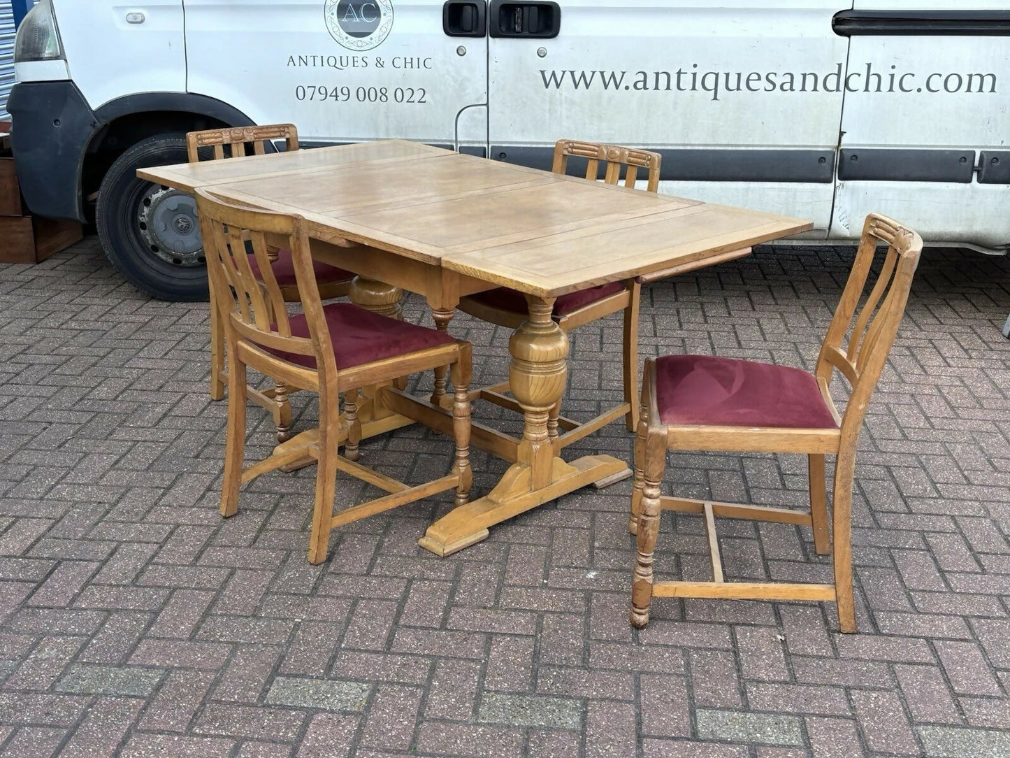 1930’s Extending Vintage Light Oak Draw Leaf Table & 4 Chairs