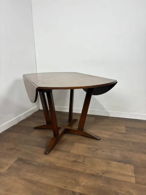 Vintage Round Oak Drop Leaf Dining Table