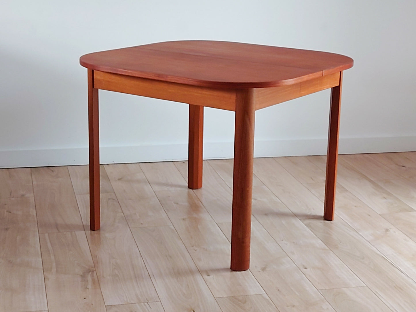 Mid century retro dining table by Beaver and Tapley
