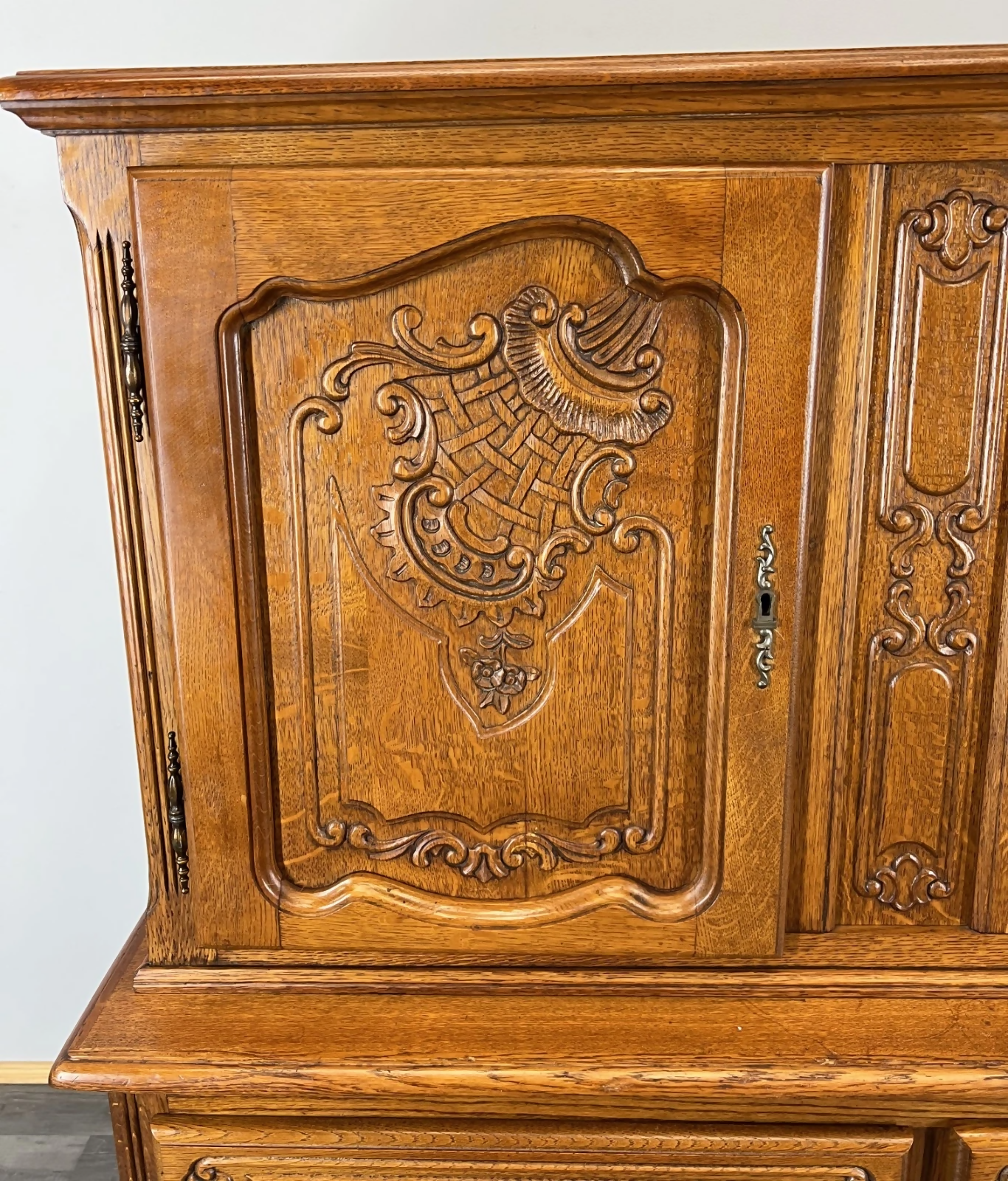 Cabinet Vintage French Louis XVI Oak Carved Sideboard with Drawers LOT 4015