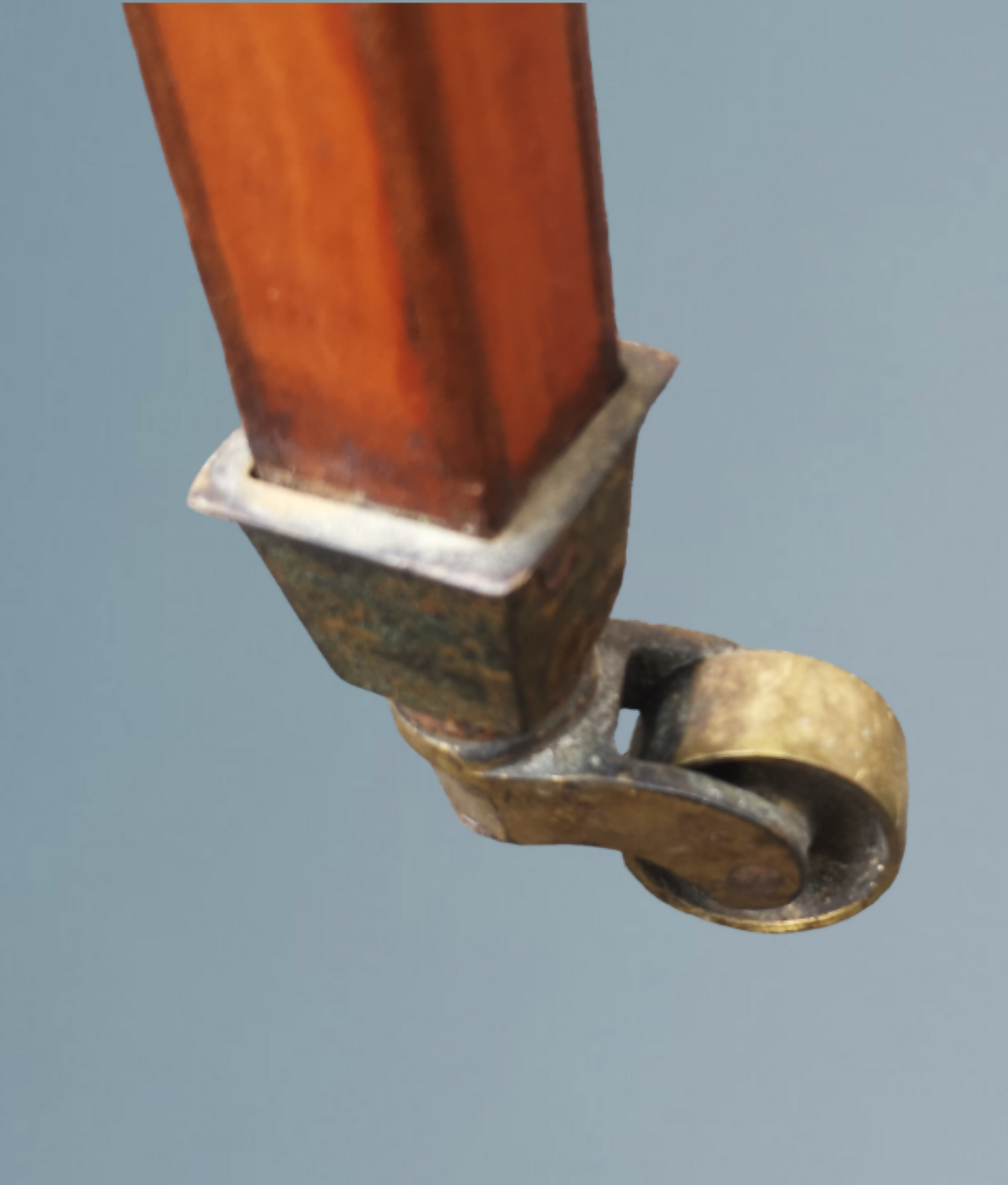 Edwardian Inlaid Kidney Shaped Satinwood Bijouterie Table