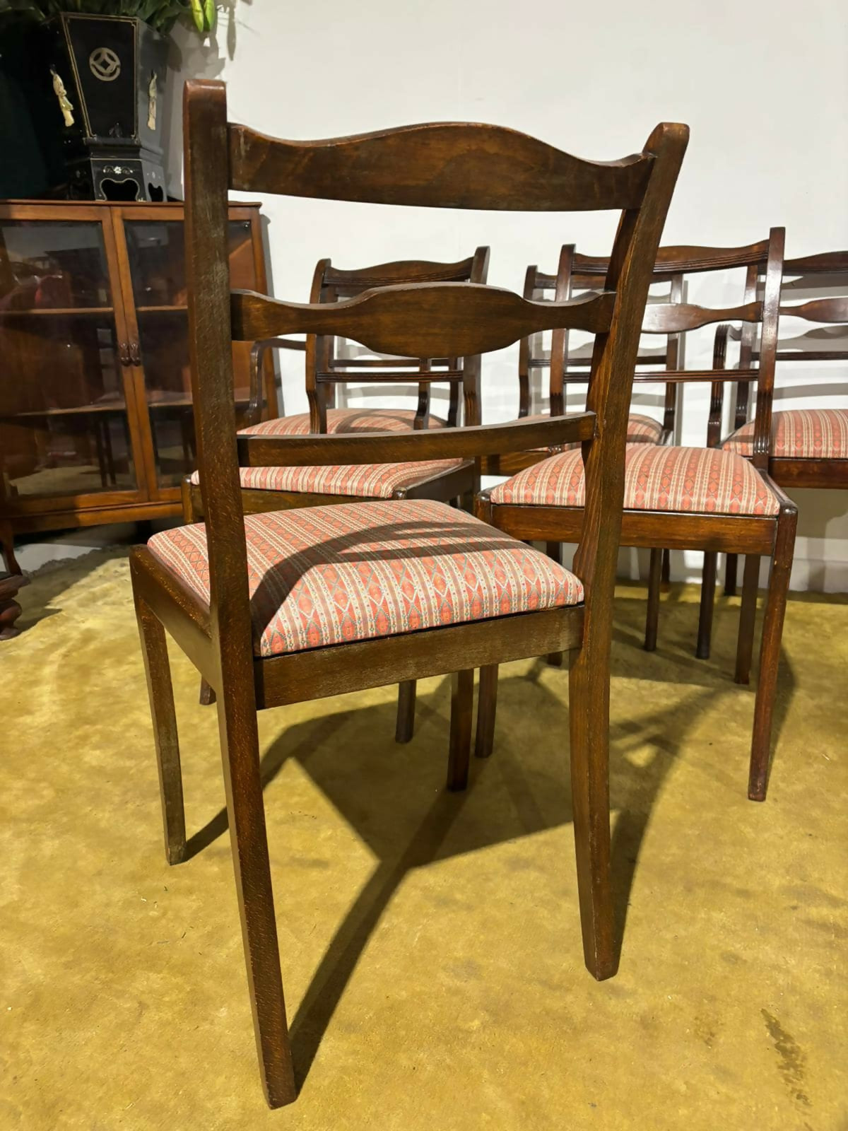 Set of six regency style mahogany chairs, two of which are carvers00