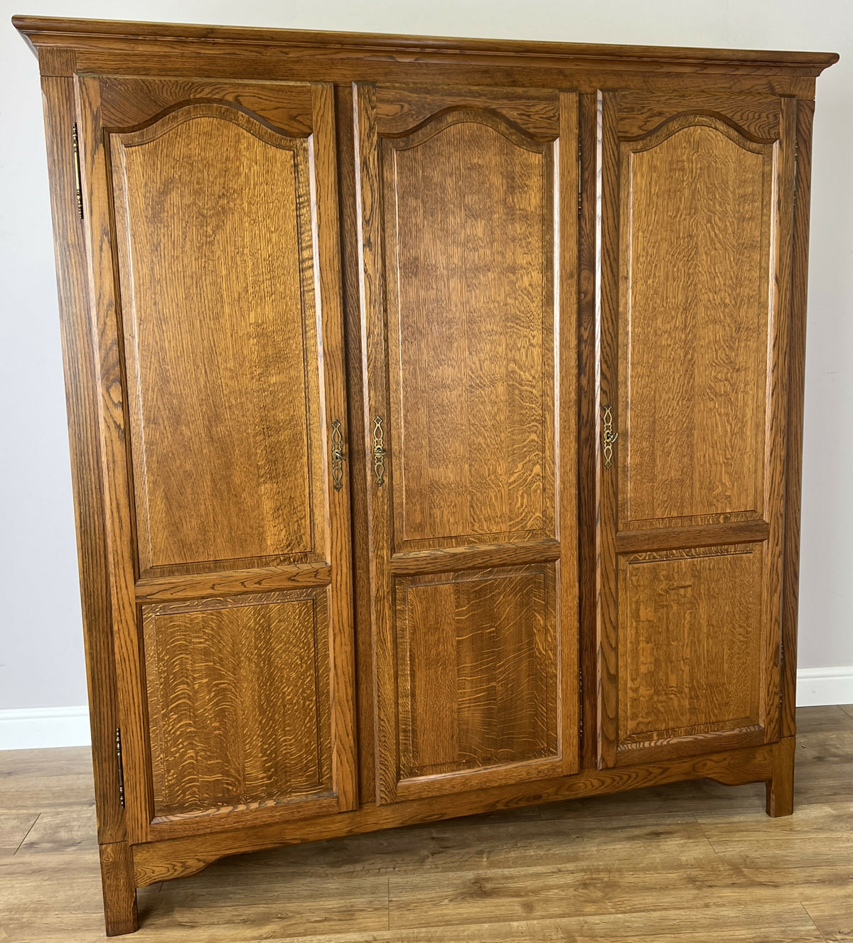 Wardrobe Vintage French Style Oak Triple Door Carved Armoire Cabinet LOT 6525