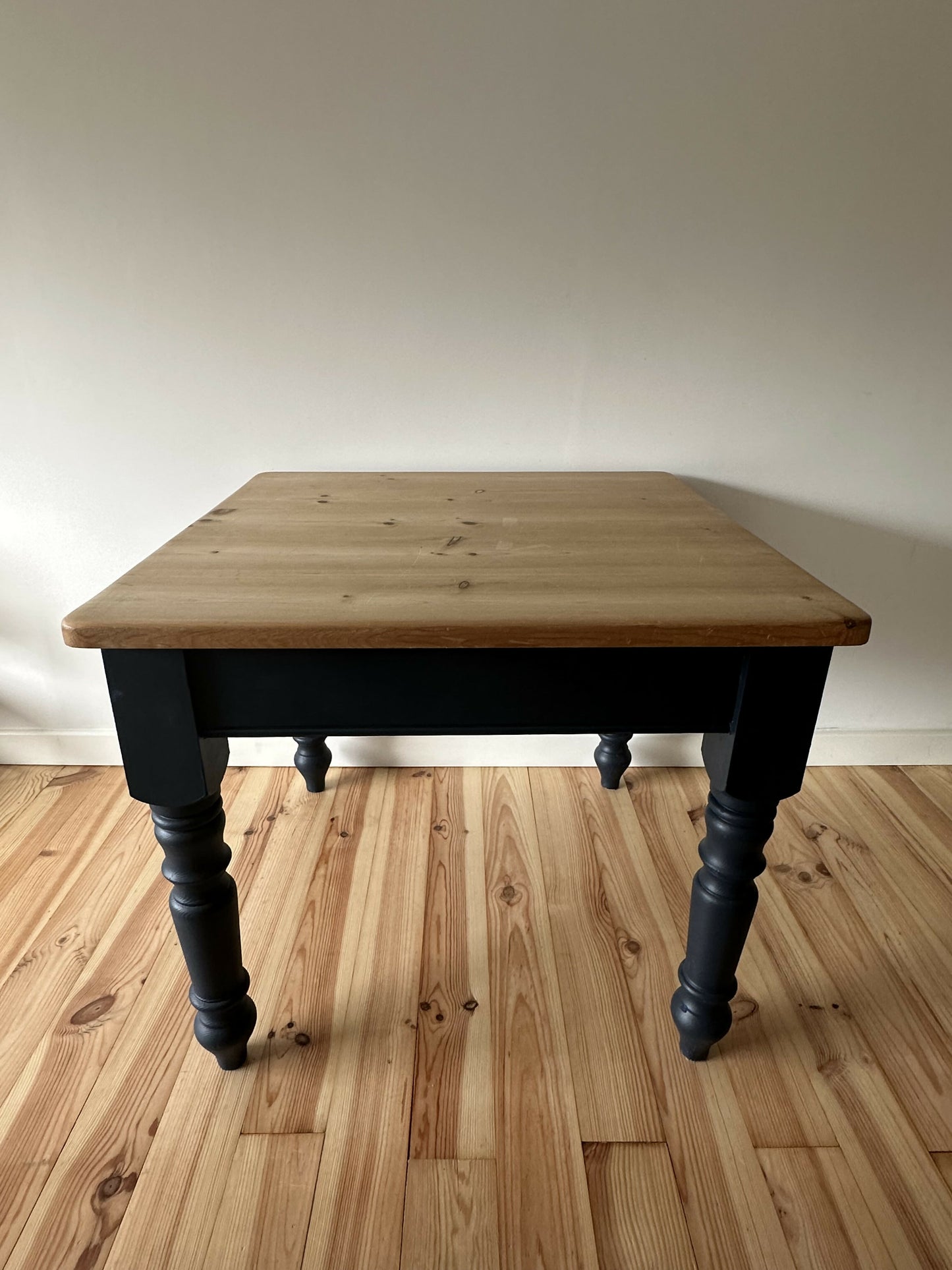 Pine dining table with stripped pine top and blue base
