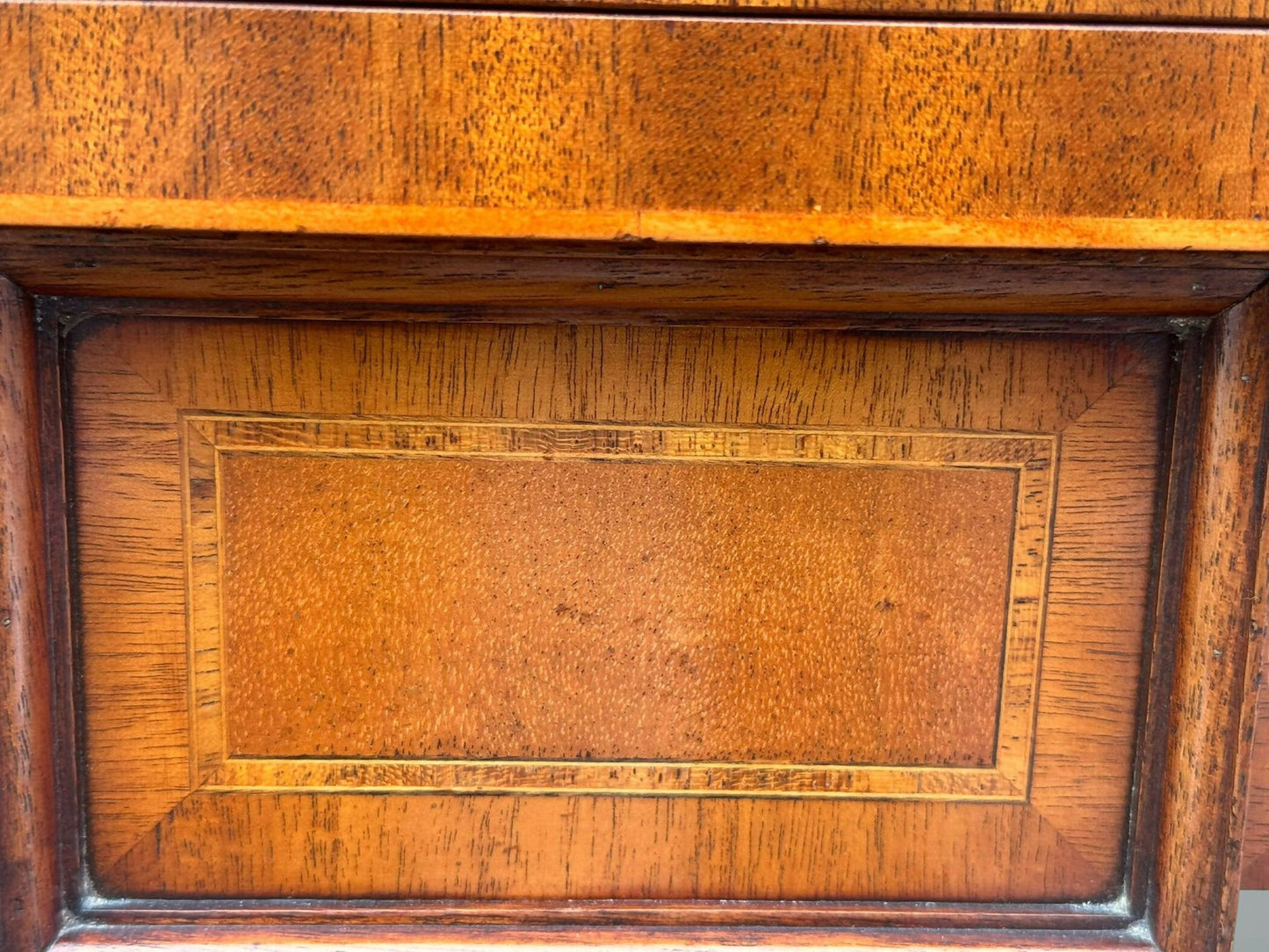 Good Quality Figured Mahogany Turn Over Top Games / Card Table
