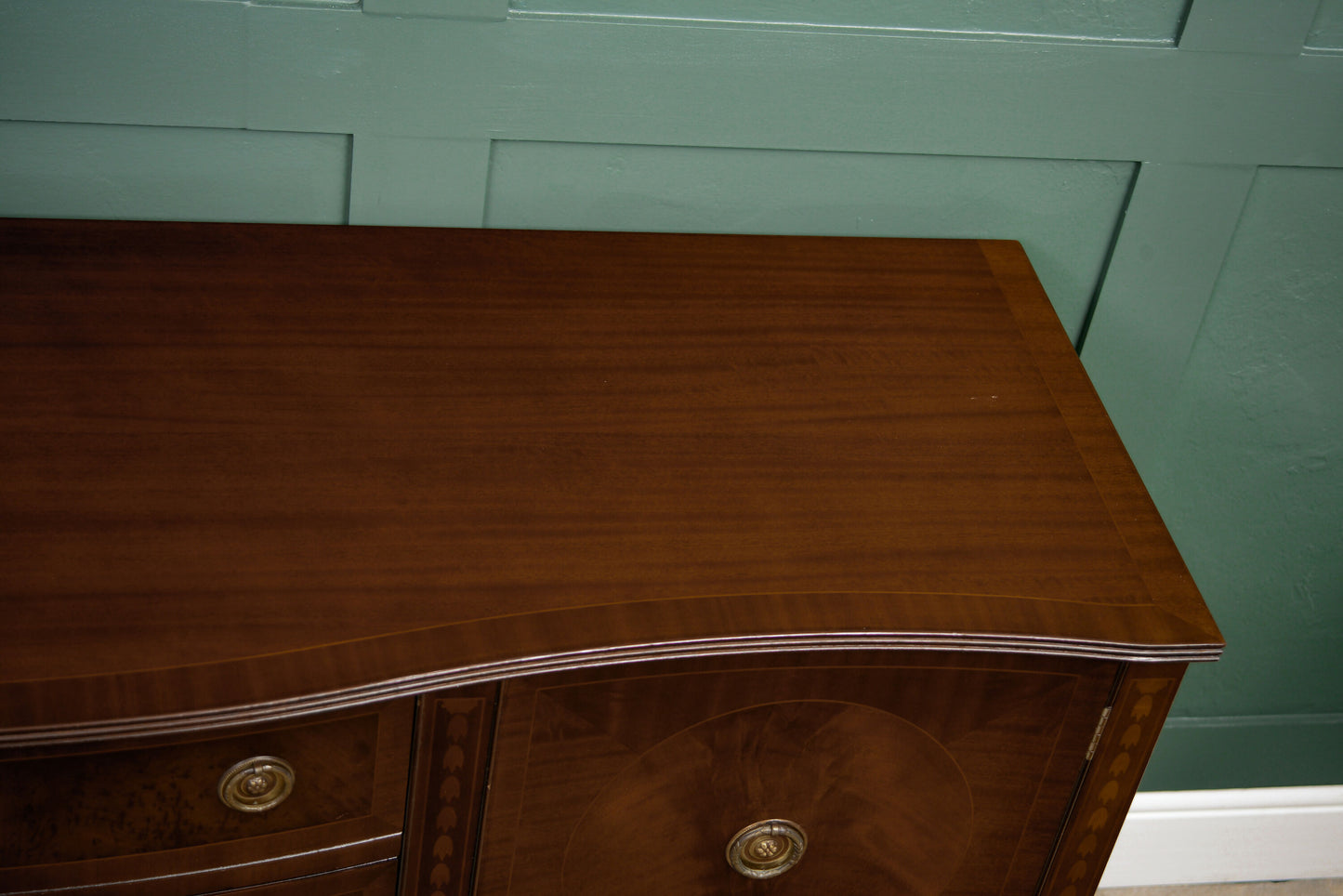 Regency Style Mahogany Sideboard with Drawers - Serpentine