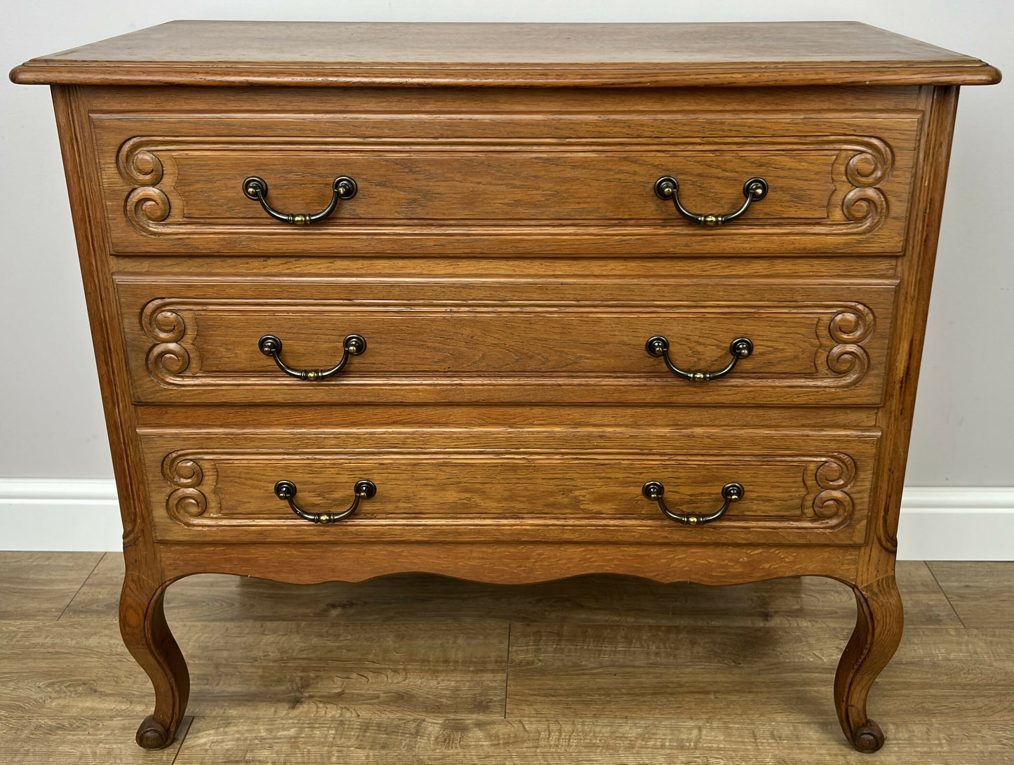 Chest of Drawers Vintage French Louis Oak 3 Drawers Carved Cabinet LOT 6250