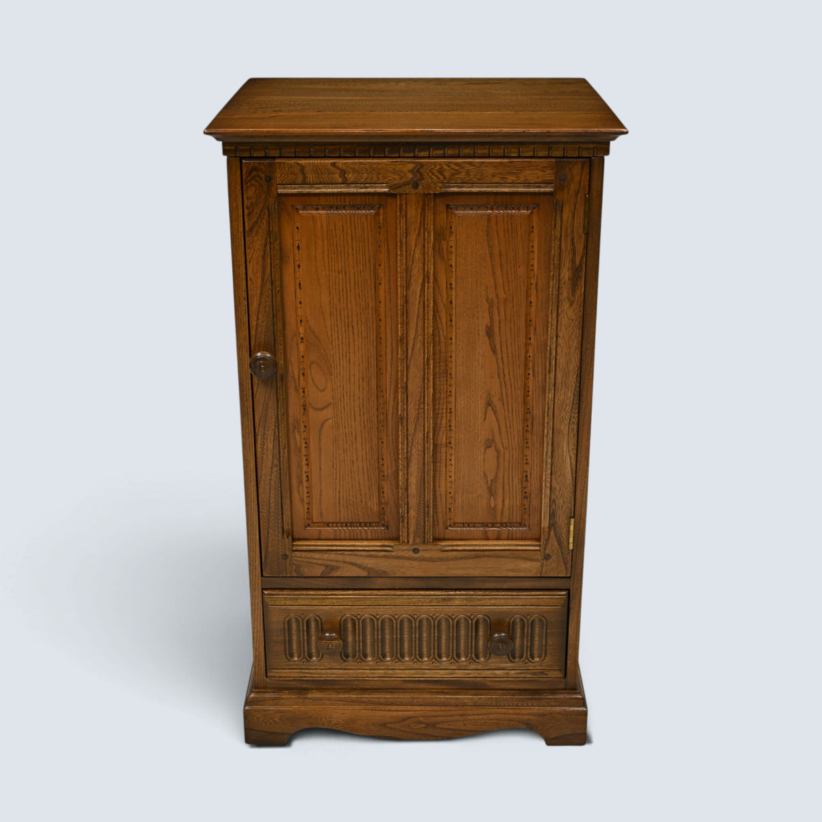 Ercol Hi Fi Cabinet with Lift Up Top For Vinyl Record Player FREE UK Delivery*