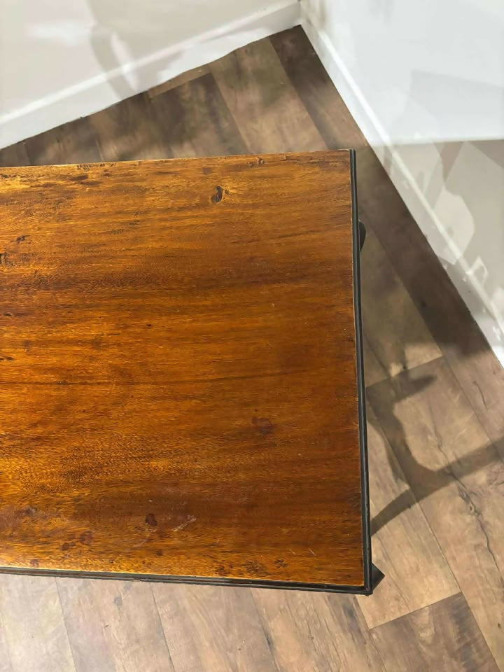 Edwardian Mahogany Window Tablec
