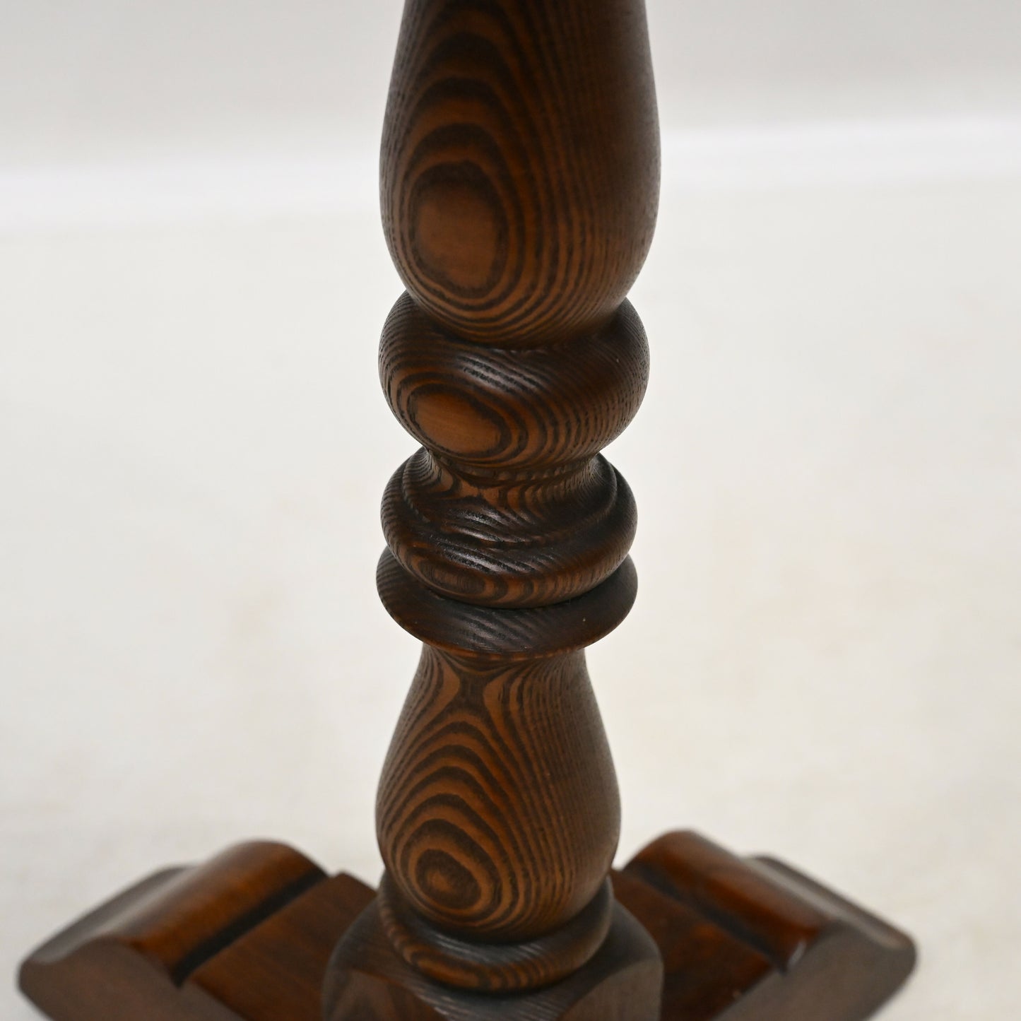 Old Charm Wine/Side Table Pedestal Tudor Brown Model 2217 VGC FREE Delivery*. SBR10751/2307E