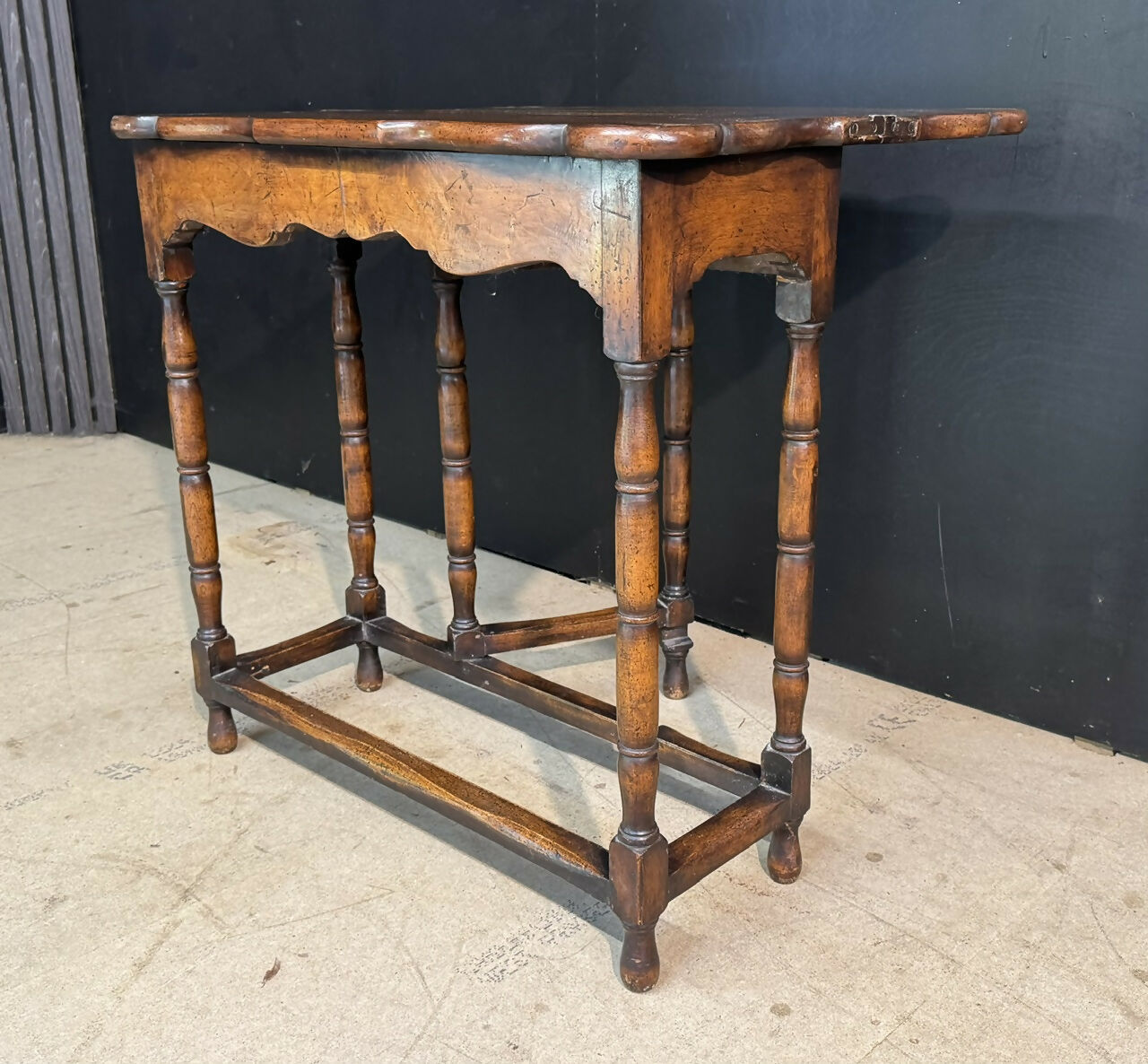 Pretty Walnut Queen Anne Style Tea Table