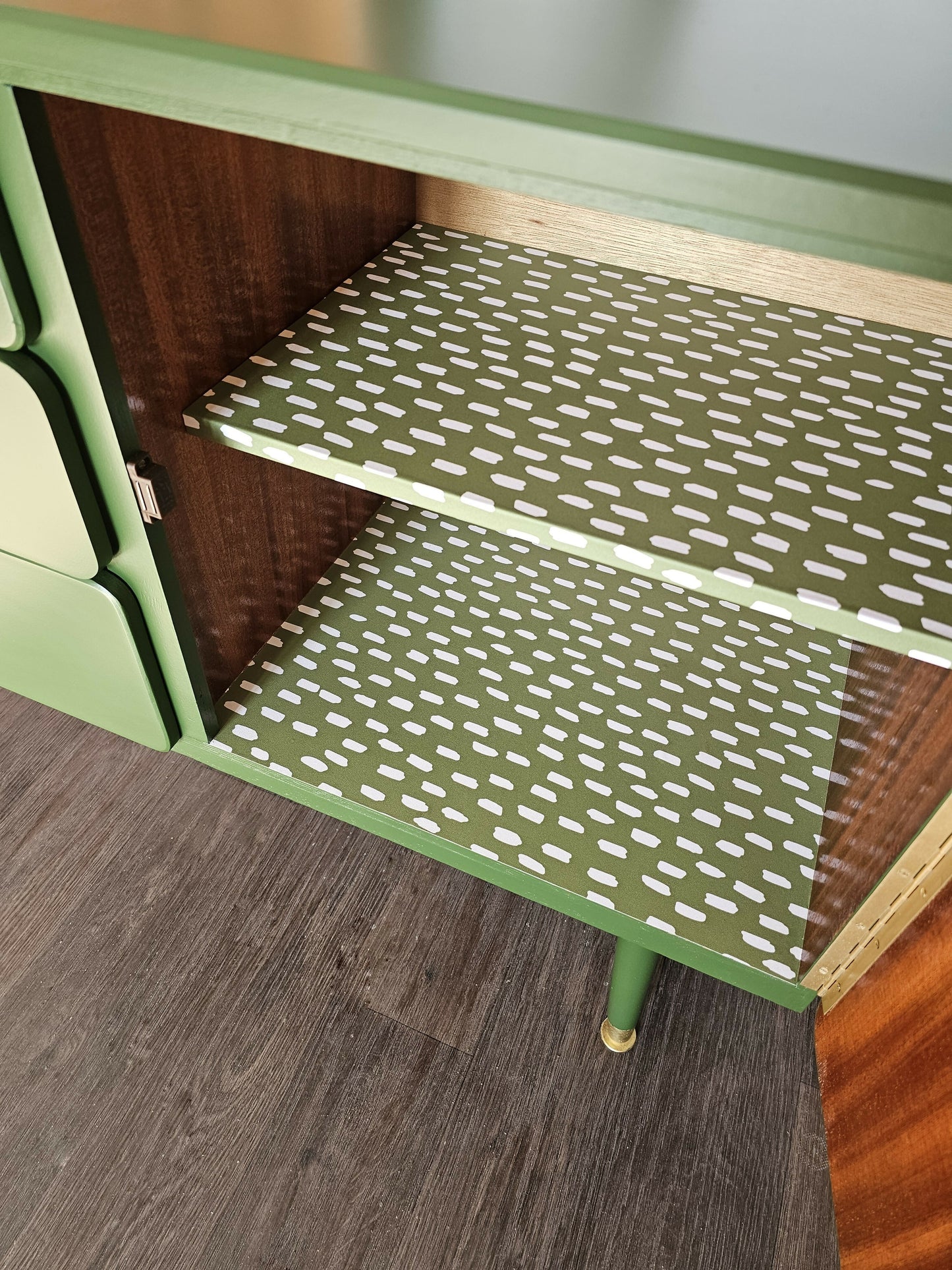 Mid Century Modern Sideboard / TV Cabinet