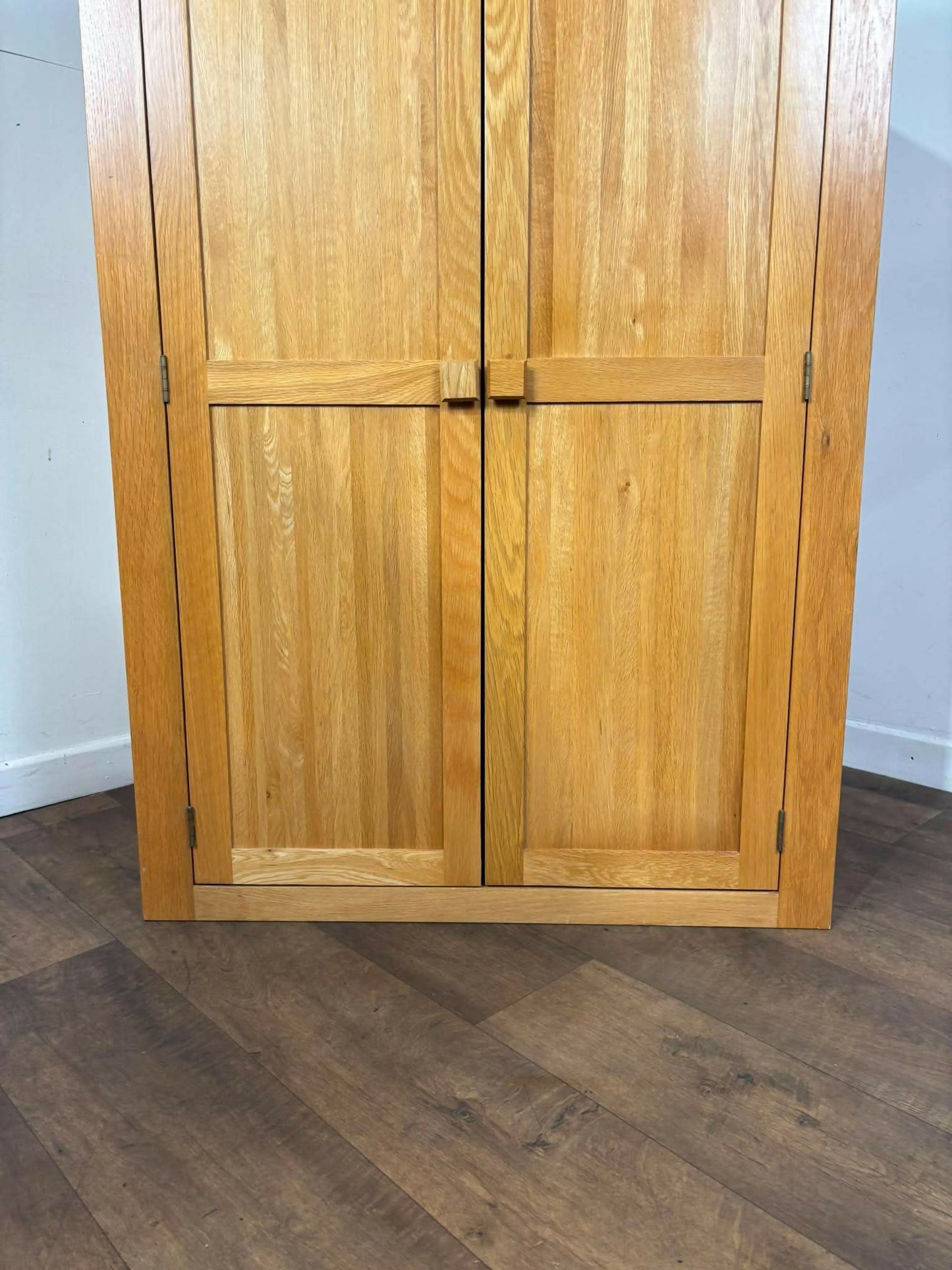 Modern Oak Two Door Wardrobe – Compact Hanging Wardrobe