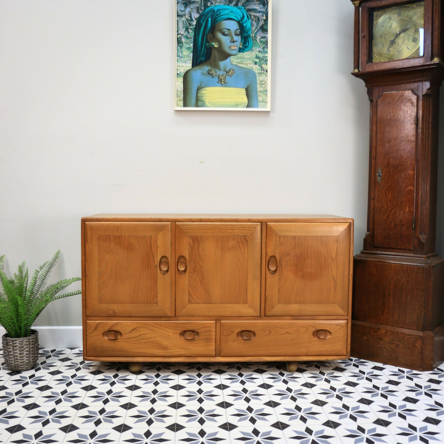 Ercol Windsor Elm Sideboard Model 468 on Castors Light Finish 1960s