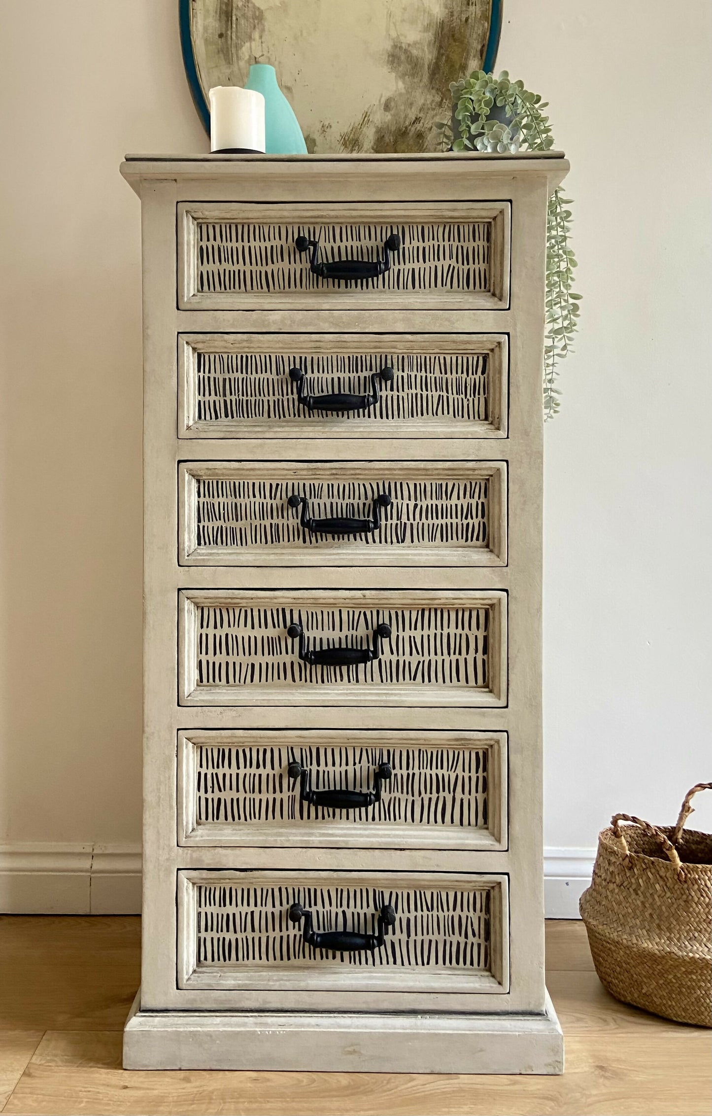 Chest of drawers -Hand-painted • Dash Pattern - Upcycled Furniture