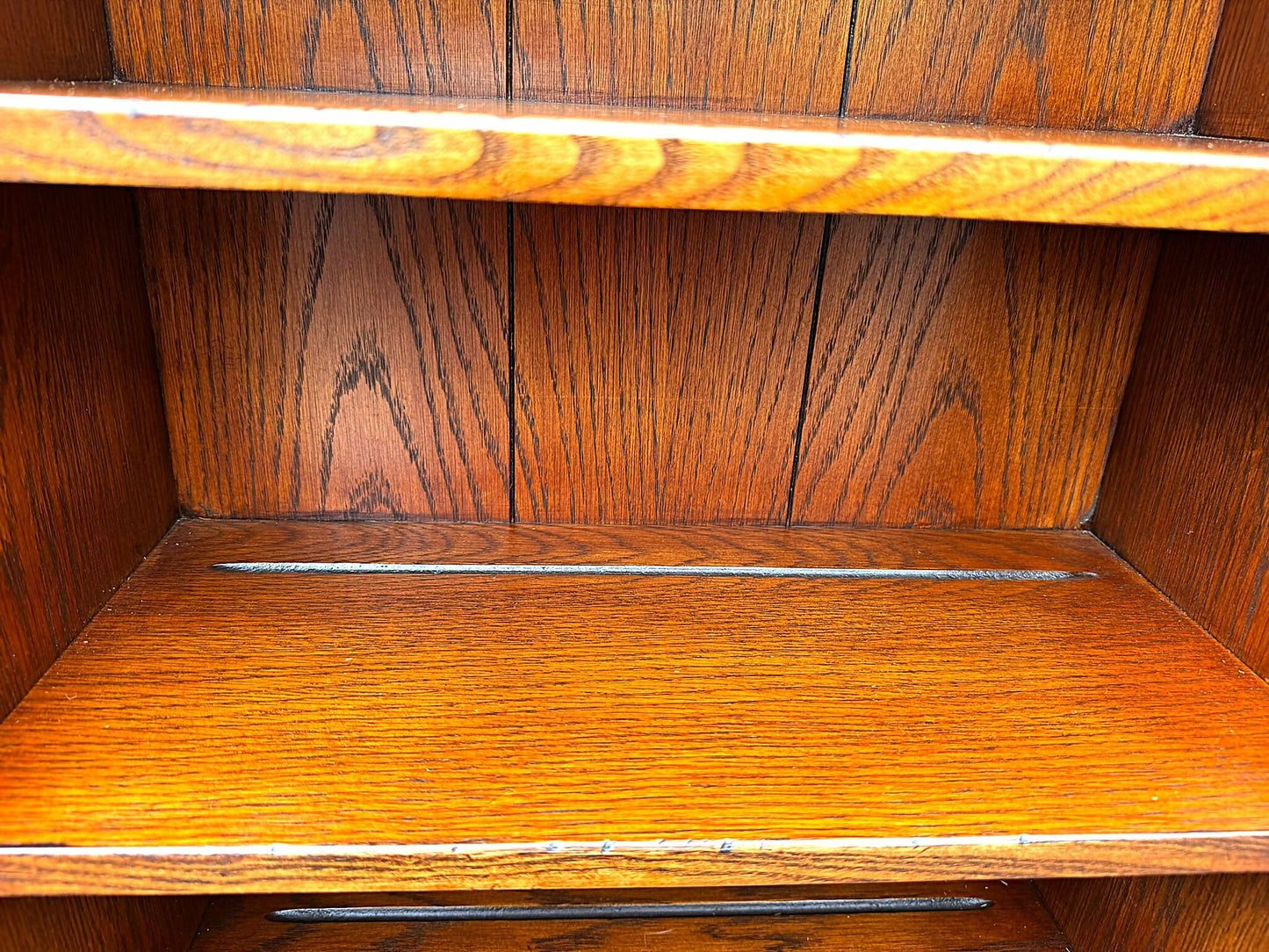 Oak Dresser Reprodux Bevan Funnel