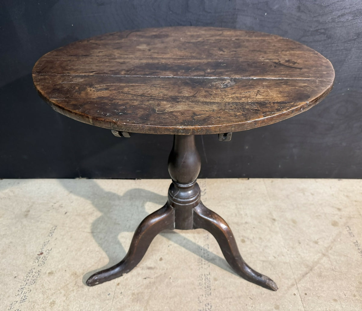 Georgian Oak Tilt Top Table