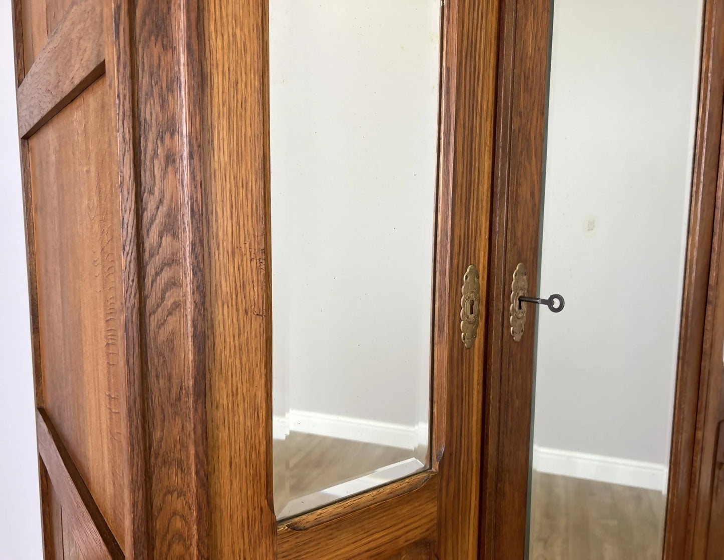 Wardrobe Antique French Oak Two Door Mirrored Carved Armoire Cabinet LOT 6097