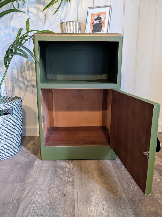 Green Bedside Table R24021 7