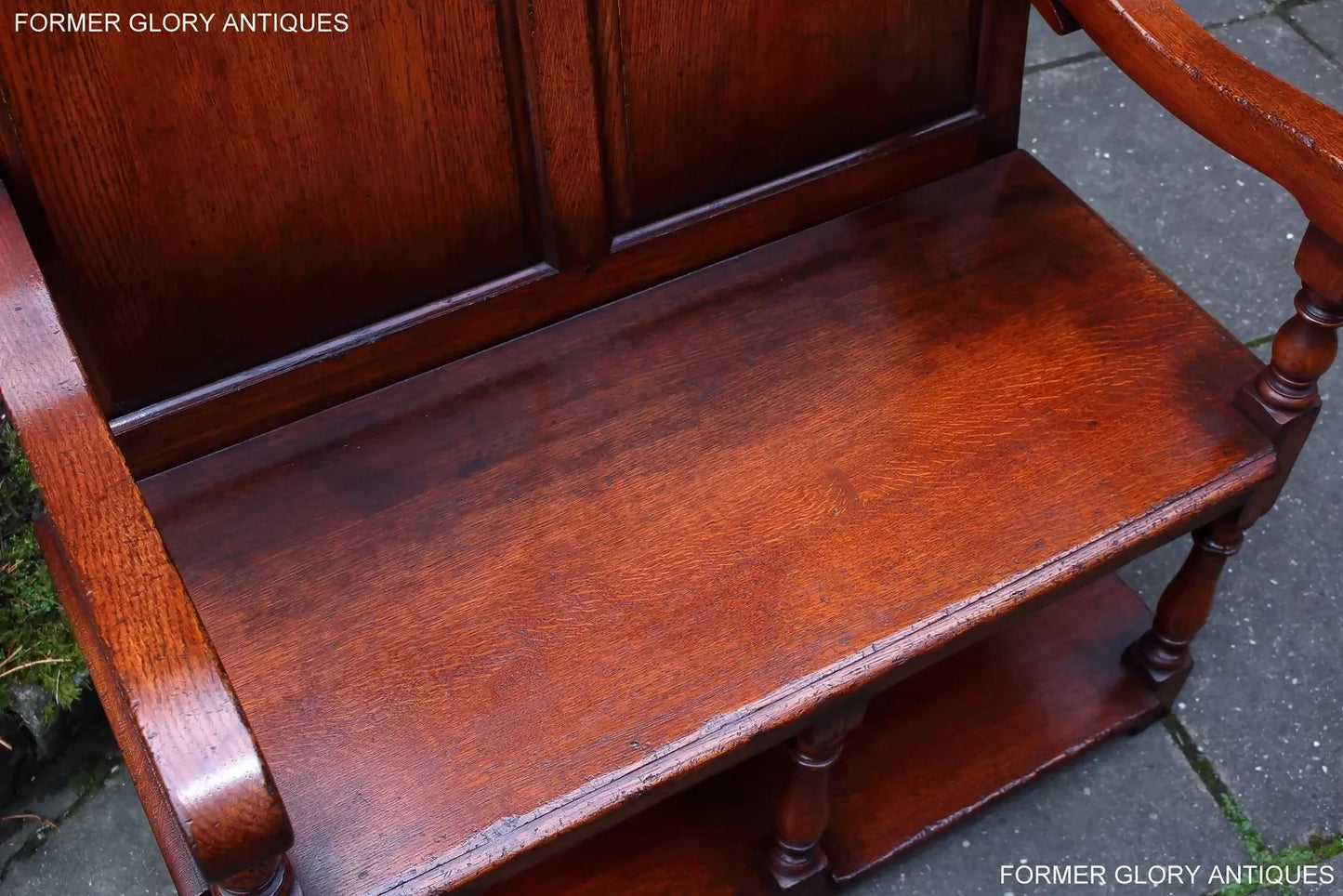 A TITCHMARSH AND GOODWIN SOLID OAK TAVERN SEAT / SETTLE / PEW / HALL ARMCHAIR / BENCH.