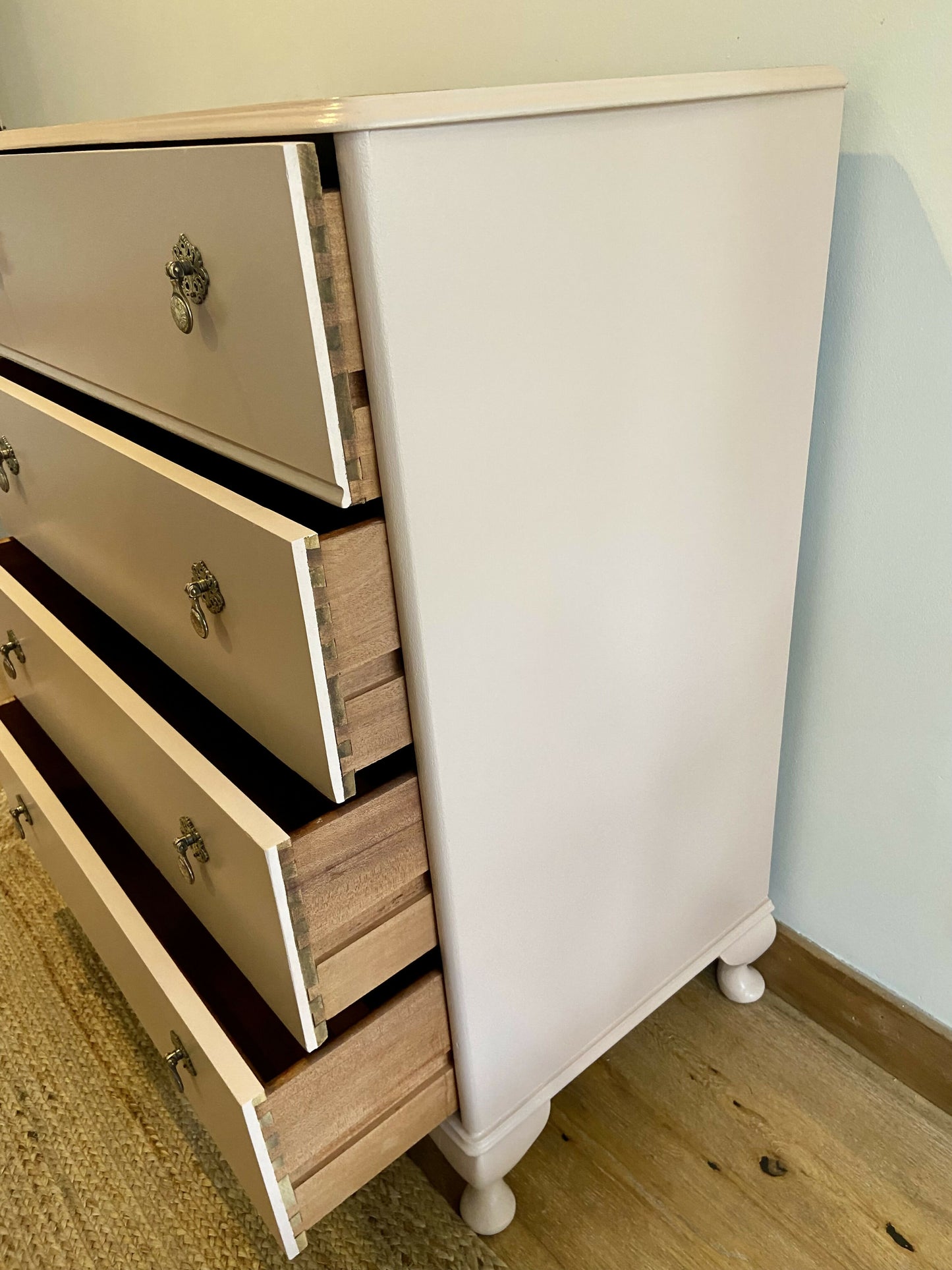 Vintage chest of drawers, pink