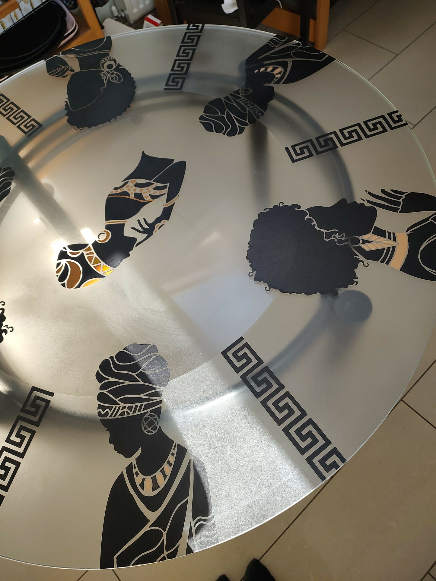 THE AFRICAN ASPECTS UPCYCLED – ONE-OFF FURNITURE ART Who's Head of the Table?