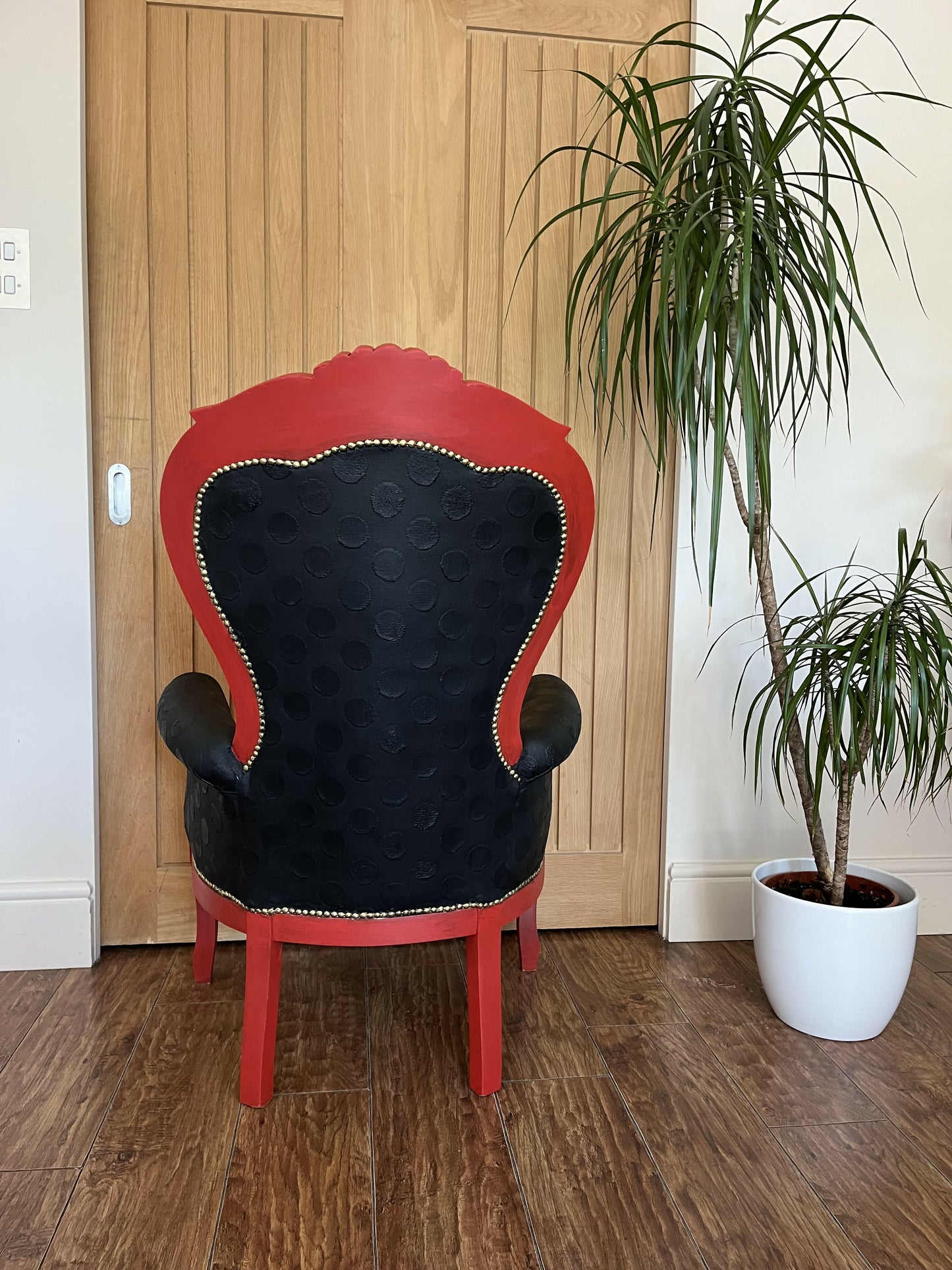 Accent vintage chair