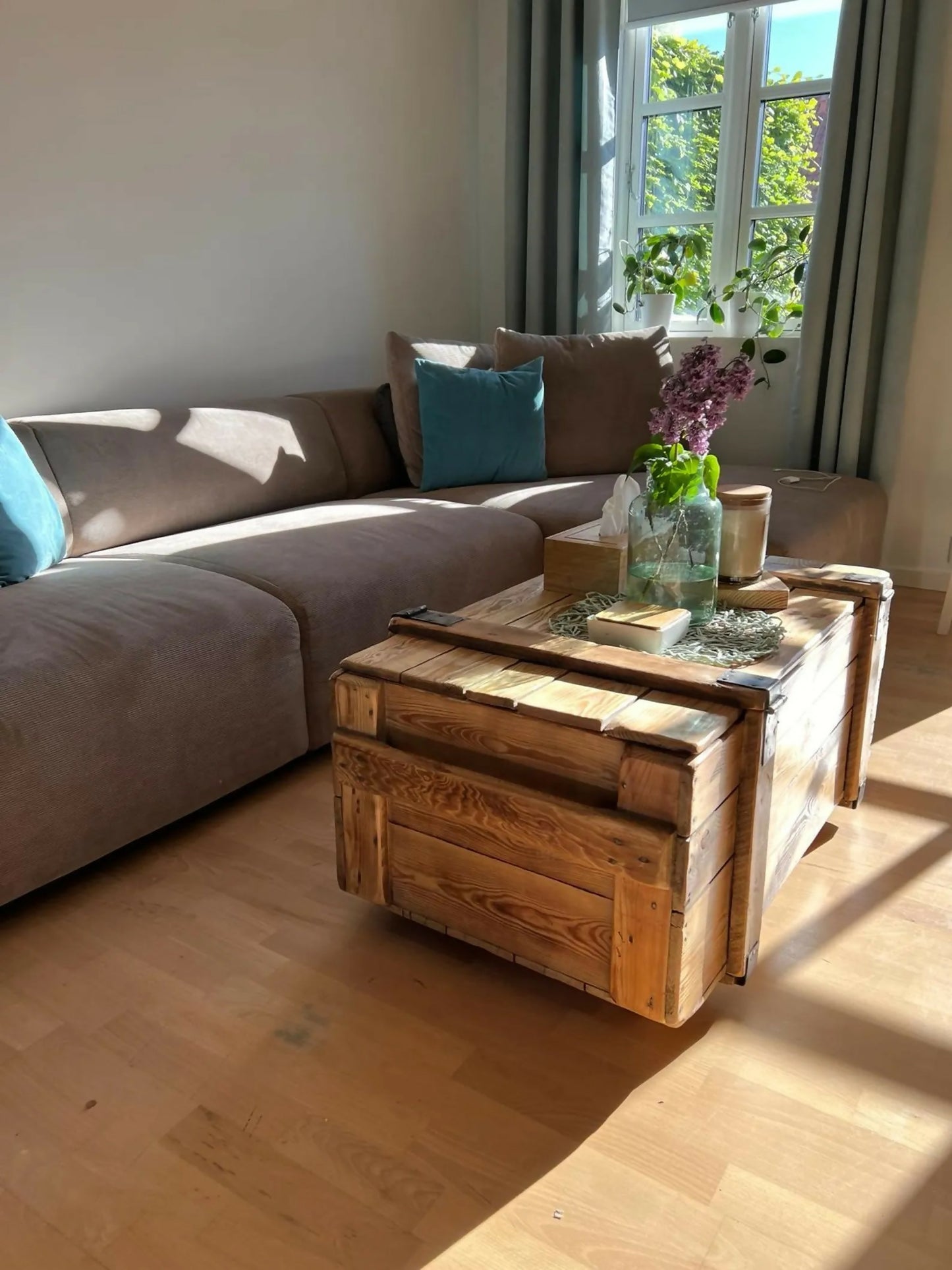 Vintage Military Chest Coffee Table – Army Storage Trunk Table Reclaimed Pine Rustic Coffee Table with Wheels Farmhouse Industrial Furniture