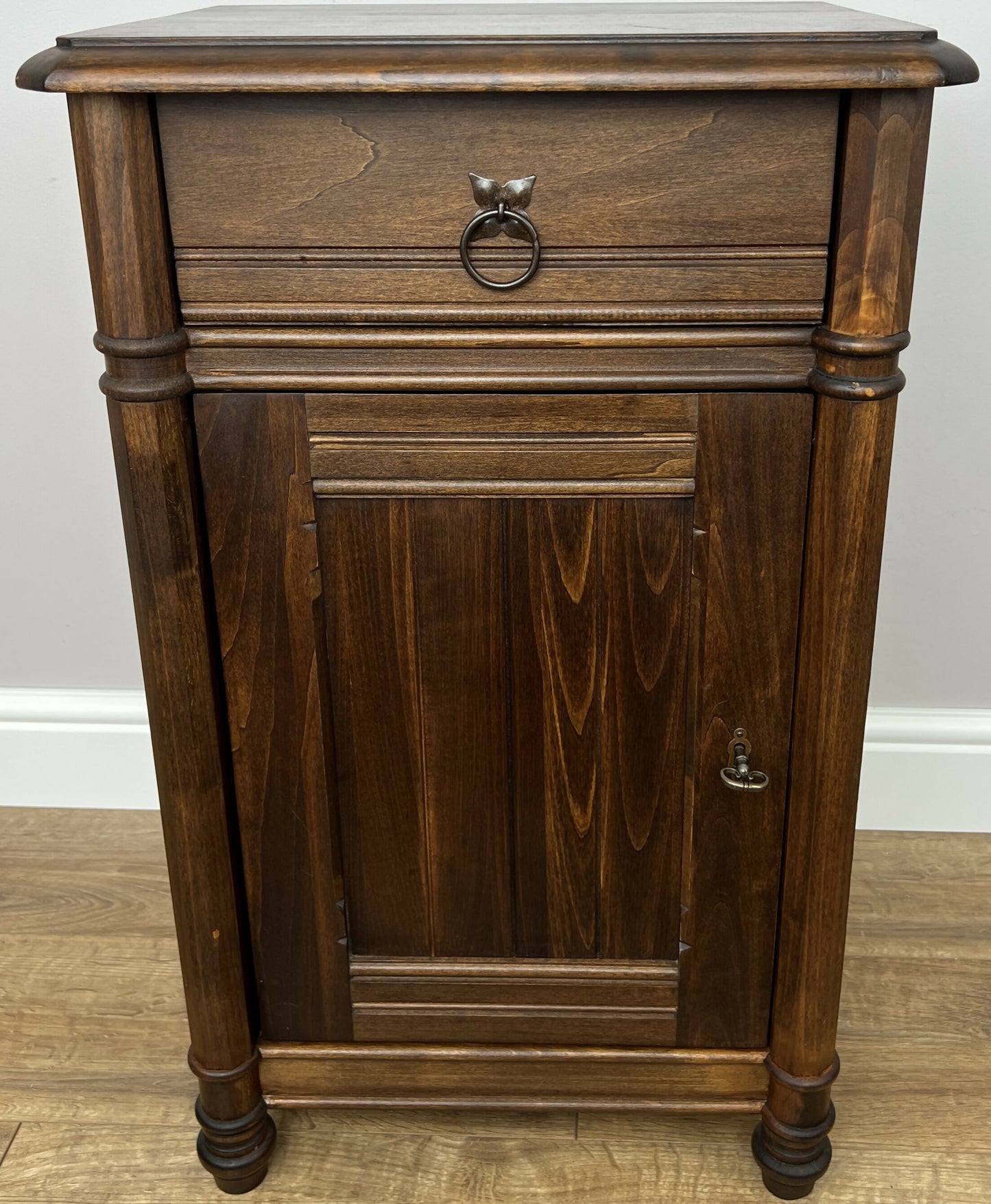Pair of Bedside Tables Vintage French Style Nightstands Carved Cabinets LOT 6222