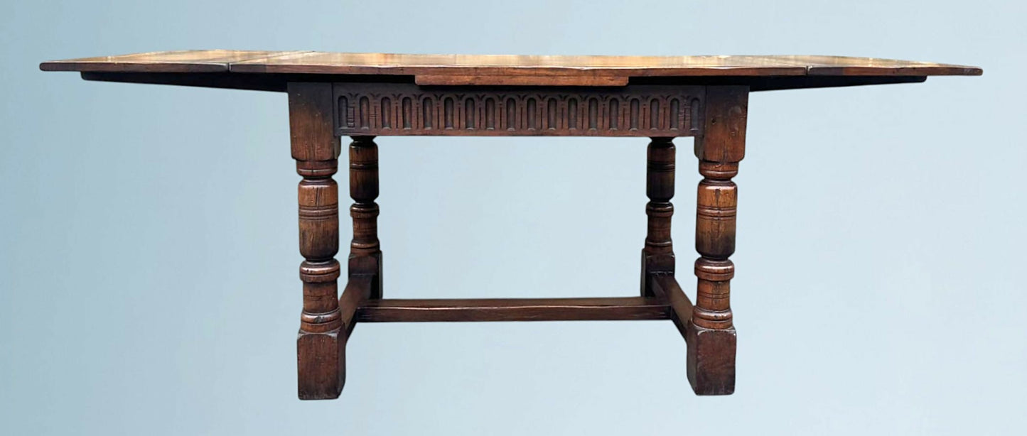 Titchmarsh & Goodwin Oak Draw Top Extending Dining Table / Draw Leaf Table