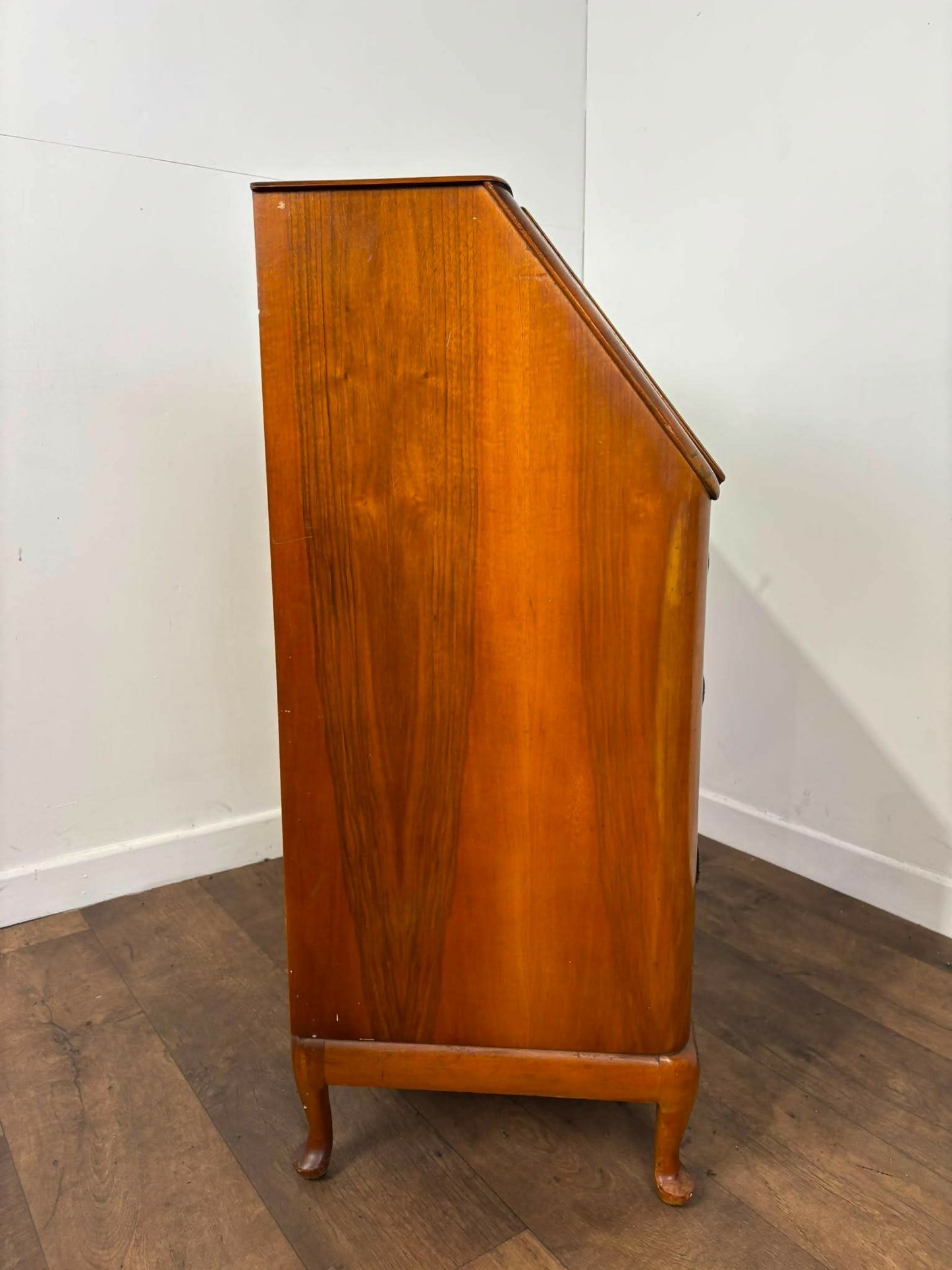 Early 20th Queen Anne Style Figured Walnut Bureau