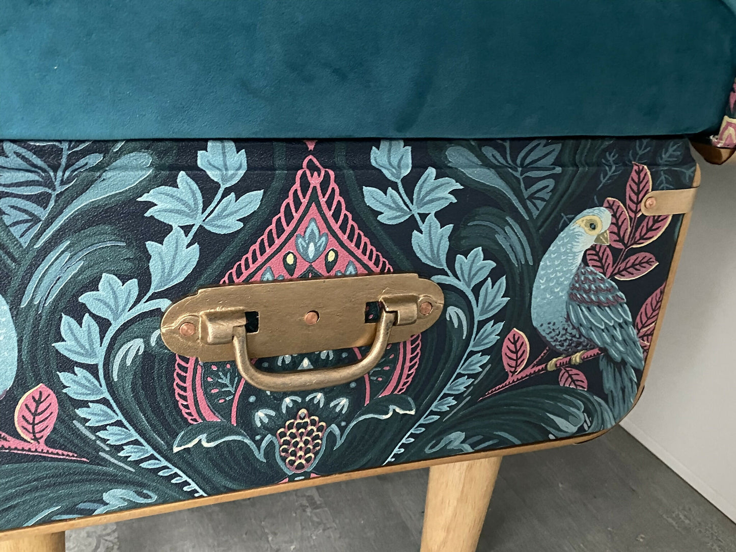 Vintage Trunk Chair - Kershaw