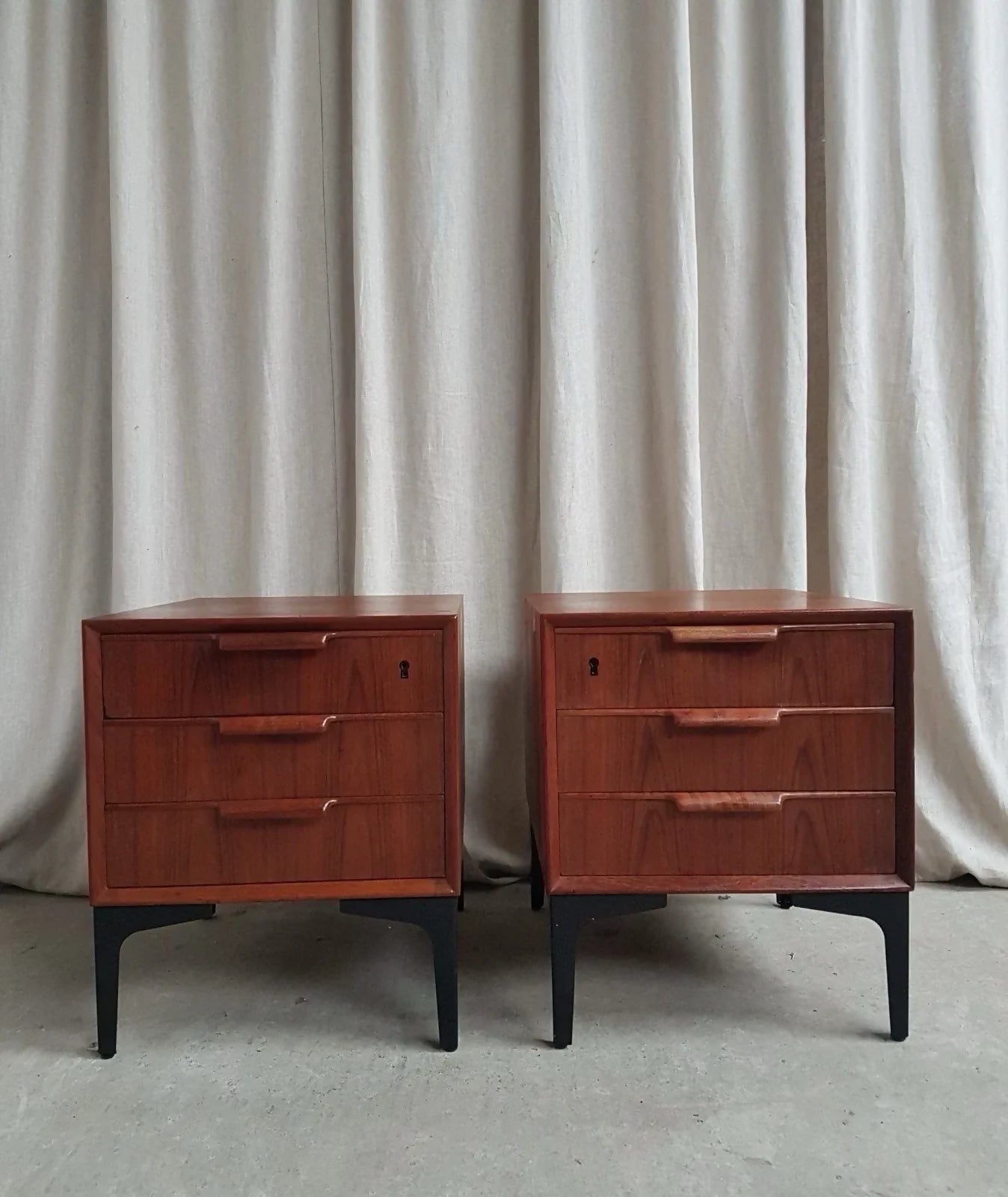 Vintage Pair of Danish Mid Century Bedside Chest Of Drawers Tables Retro Scandi R901