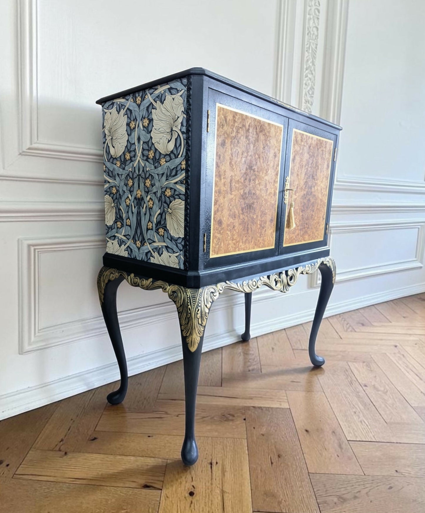 Vintage Unique Art Deco Style queen Anne Blue Drinks Cocktail Cabinet gin bar