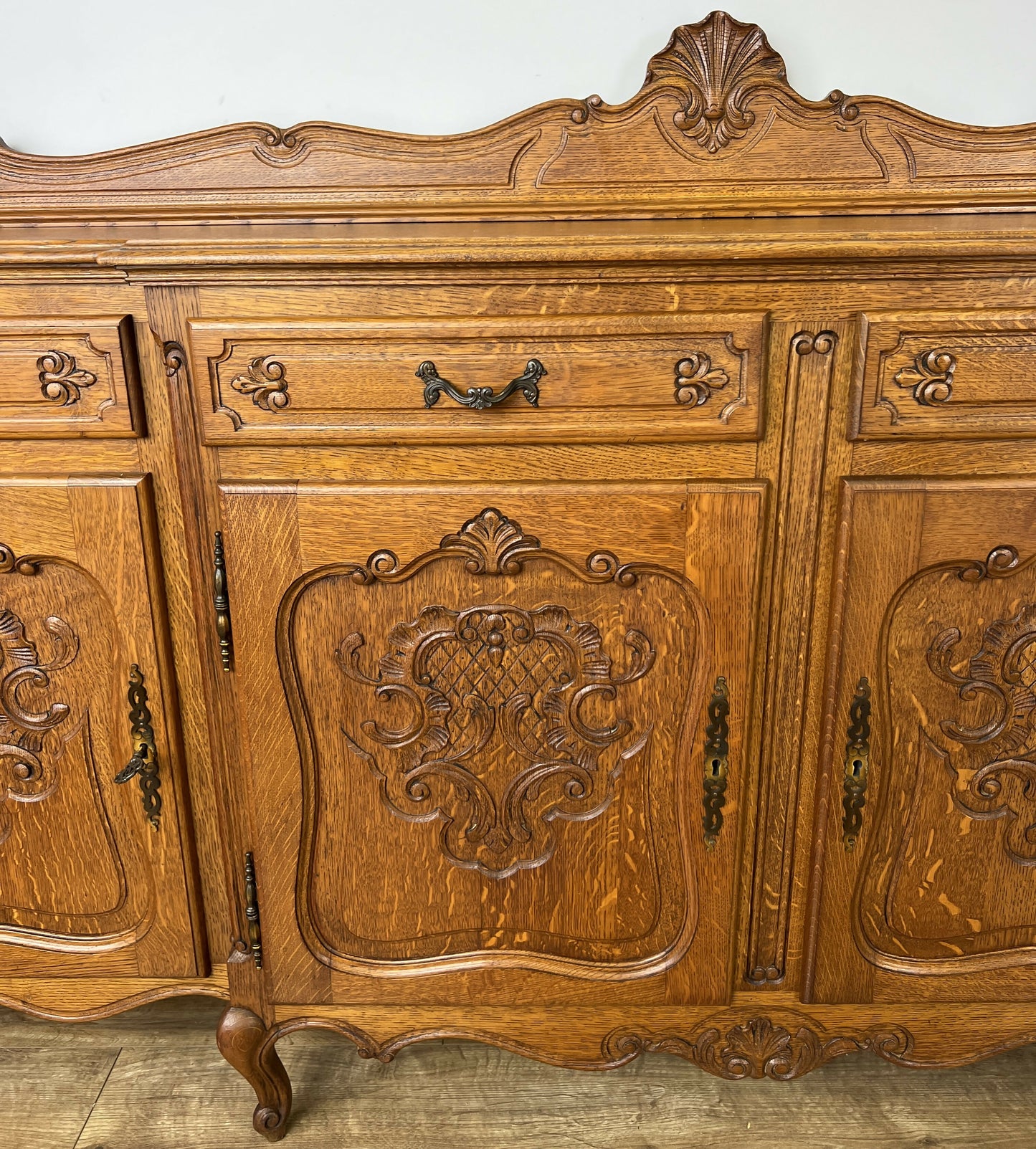 Sideboard Vintage French Louis Style Oak 4 Door Cupboard Carved Cabinet LOT 6363