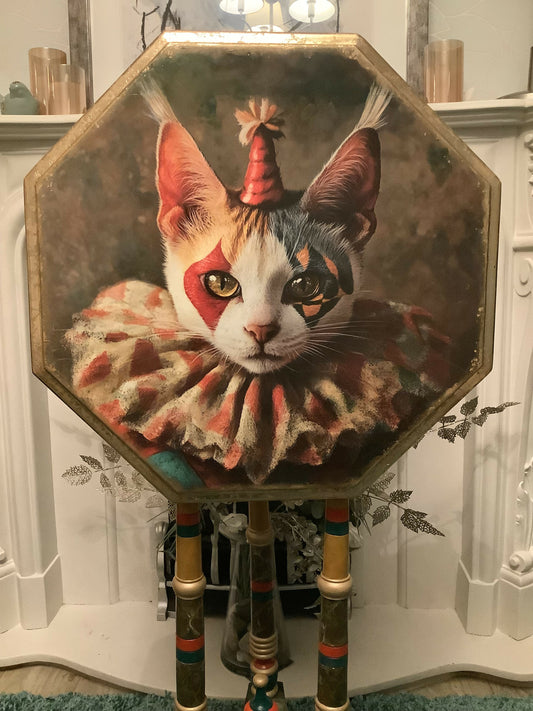 Clown cat occasional portrait table