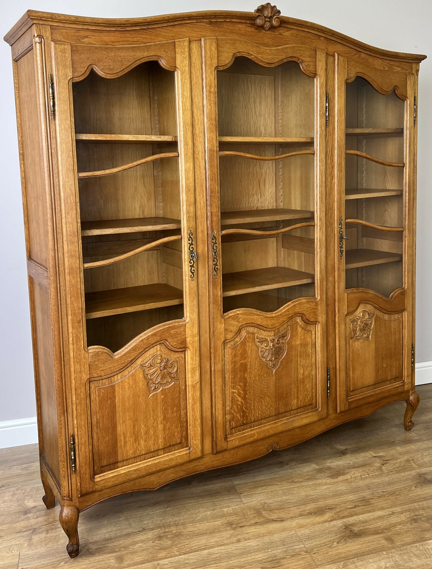 Bookcase Vintage French Louis XVI Oak Display Cabinet Carved Sideboard LOT 6313