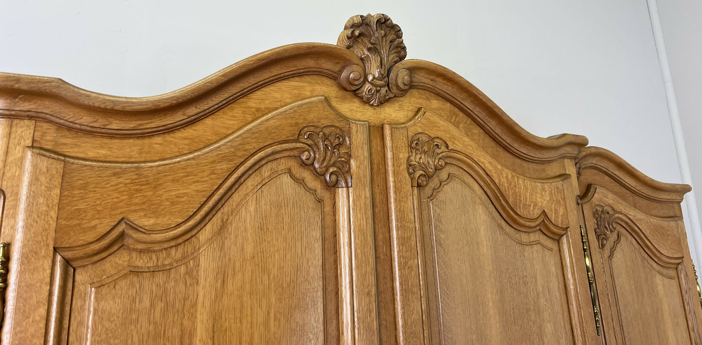 Wardrobe Vintage French Louis XVI Style Oak Four Door Carved Armoire LOT 6385