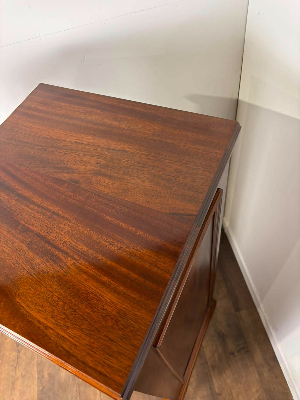 Reproduction Mahogany Side Cabinet / Hi-Fi